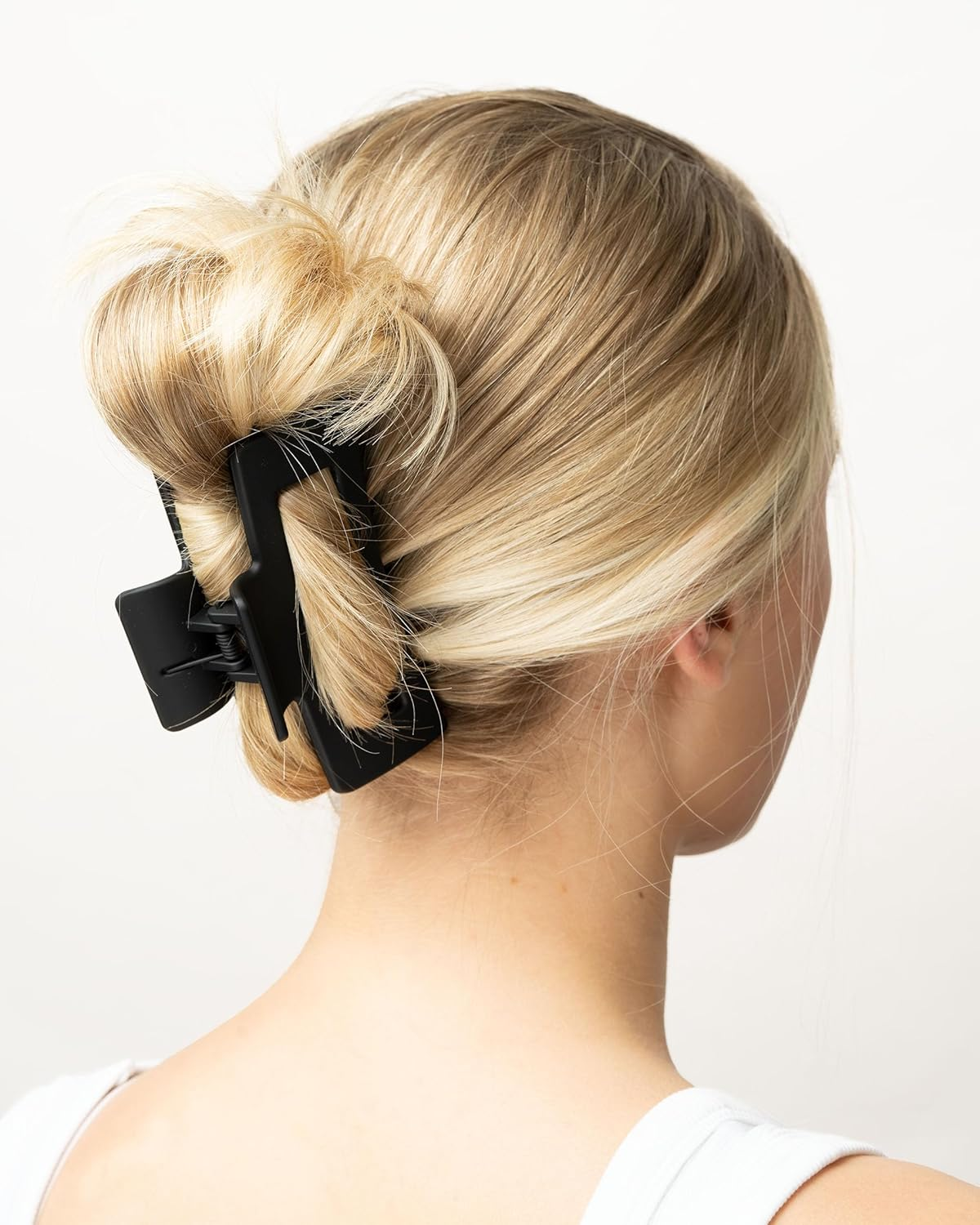 Brushworks Classic Claw Clips - 3 Pack image number 3