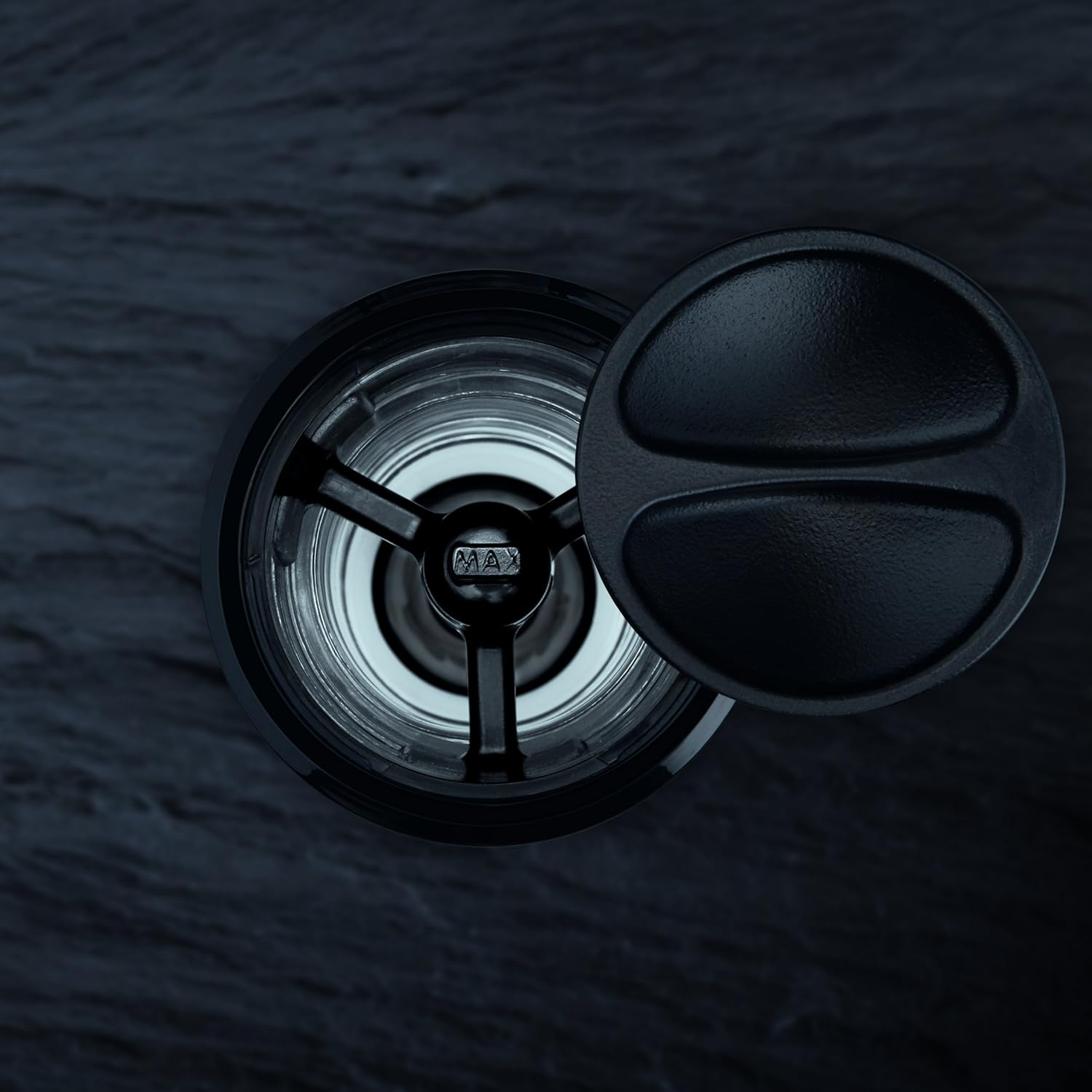 Cole & Mason Horsham Chrome Salt Mill, Adjustable Ceramic Precision+ Inverta Grind Mechanism, Chrome/Acrylic, 154 Mm, Includes 1 X Salt Grinder image number 5