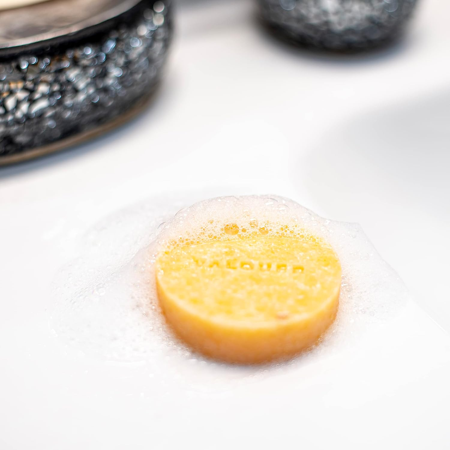 Valquer Shampoo Bar, Sulfates Free, Soap Free, No Plastics, 100% Vegan and Cruelty-Free - Zero Waste & Eco-Friendly 50 Gr (All Types Hair). Foaming Effect image number 4