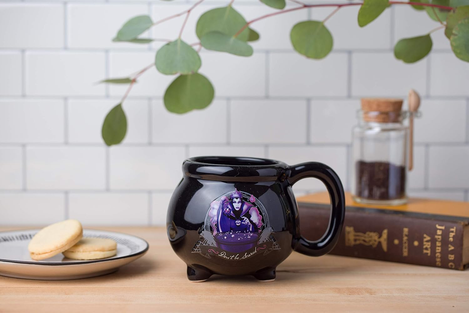 Disney Silver Buffalo DV6195 Villains the Evil Queen Black Kettle 3D Sculpted Ceramic Mug, 20-Oz image number 6