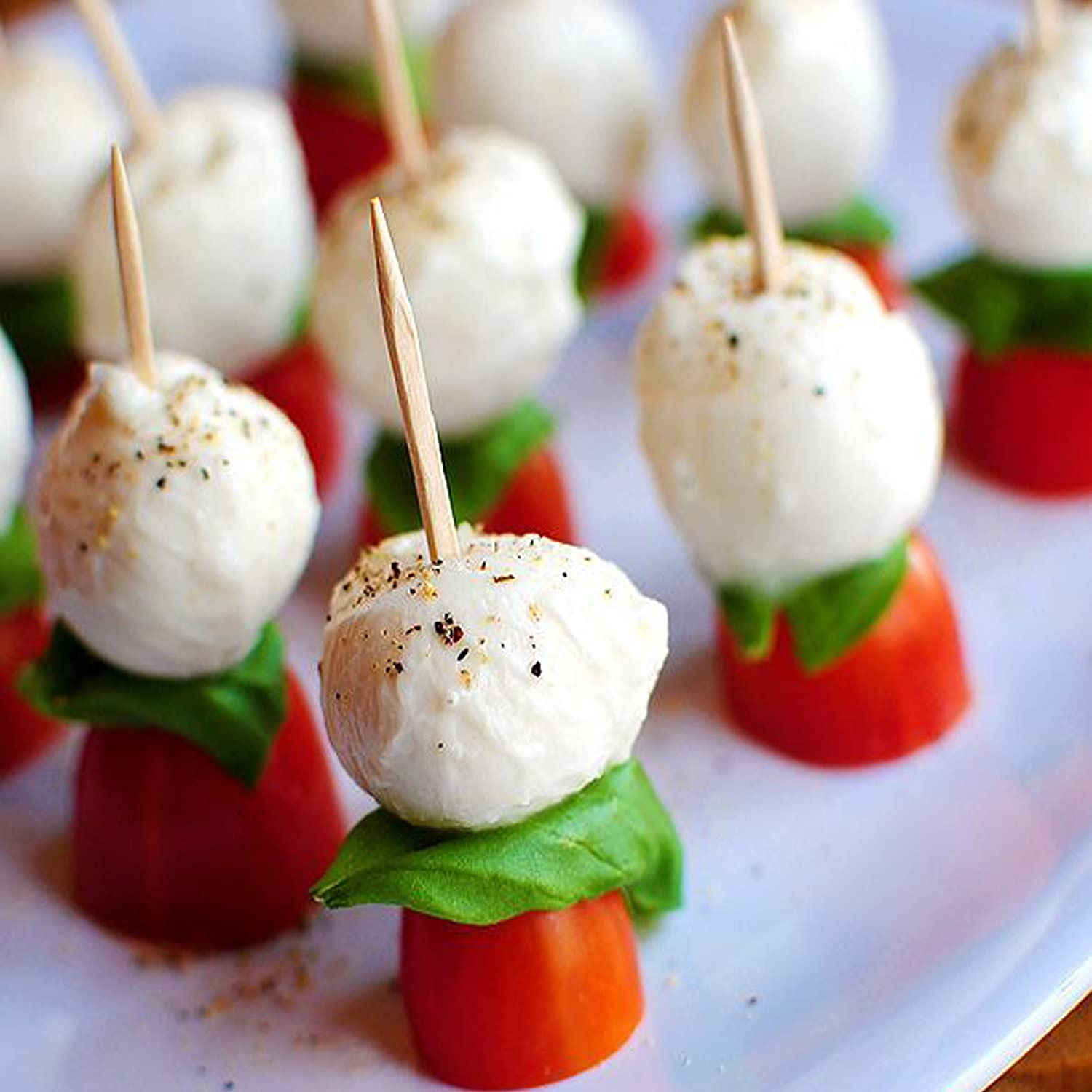 1000 Pieces Premium Bamboo Wooden Toothpicks - for Personal Hygiene, Disposable Appetizer Skewers, Cocktail Sticks or Arts & Crafts - by Mobi Lock image number 3