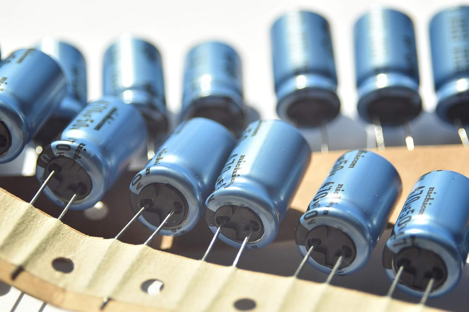 4 Pcs Nichicon KA Capacitors - 35V 33Uf image number 2