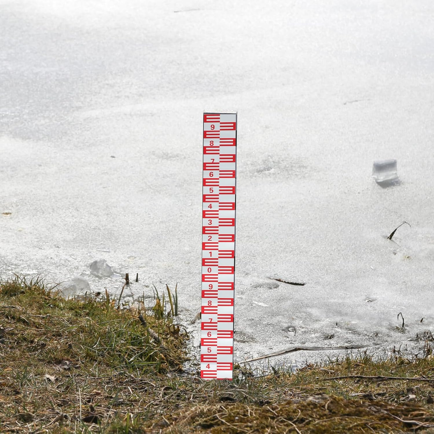 UPKOCH Reflective Pool Water Level Gauge Sticker Adhesive Swimming Pool Water Level Indicator Ponds and Lakes image number 2