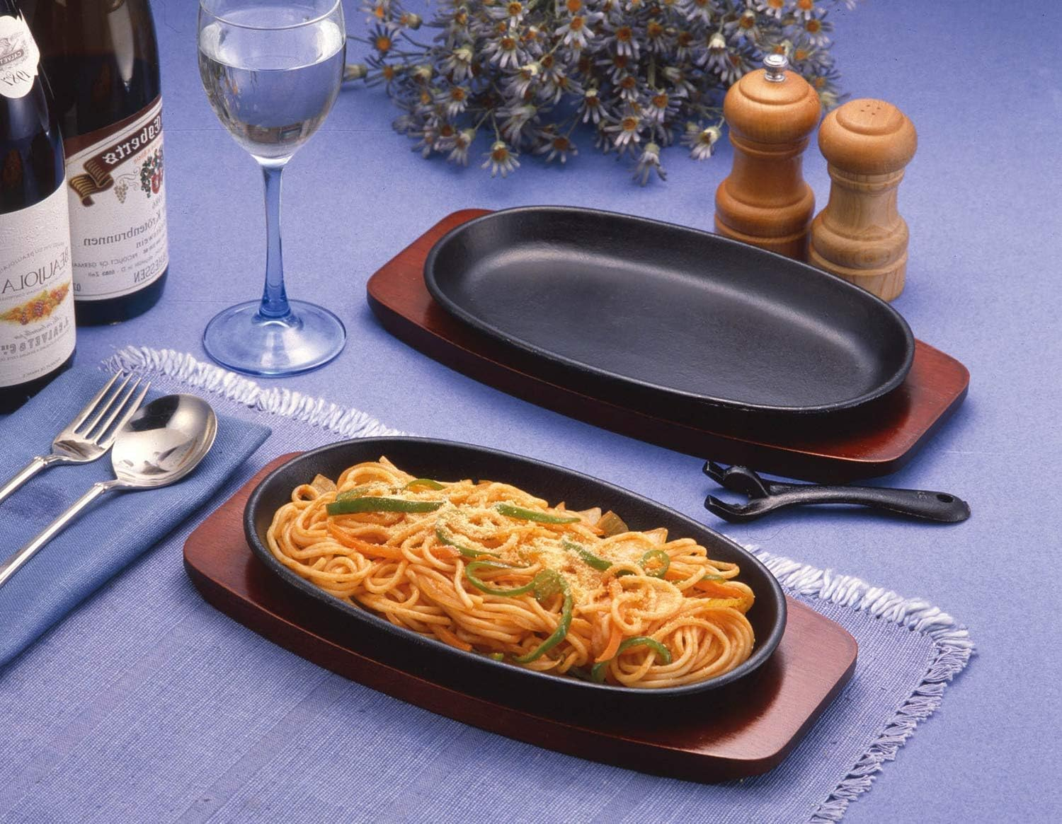 Ikenaga Iron Works Multi-Steak Dish (Japan Import), 2062G, Black, Oven & Dishwasher Safe, Microwave Reheat, Saute, Sear, Griddle image number 2