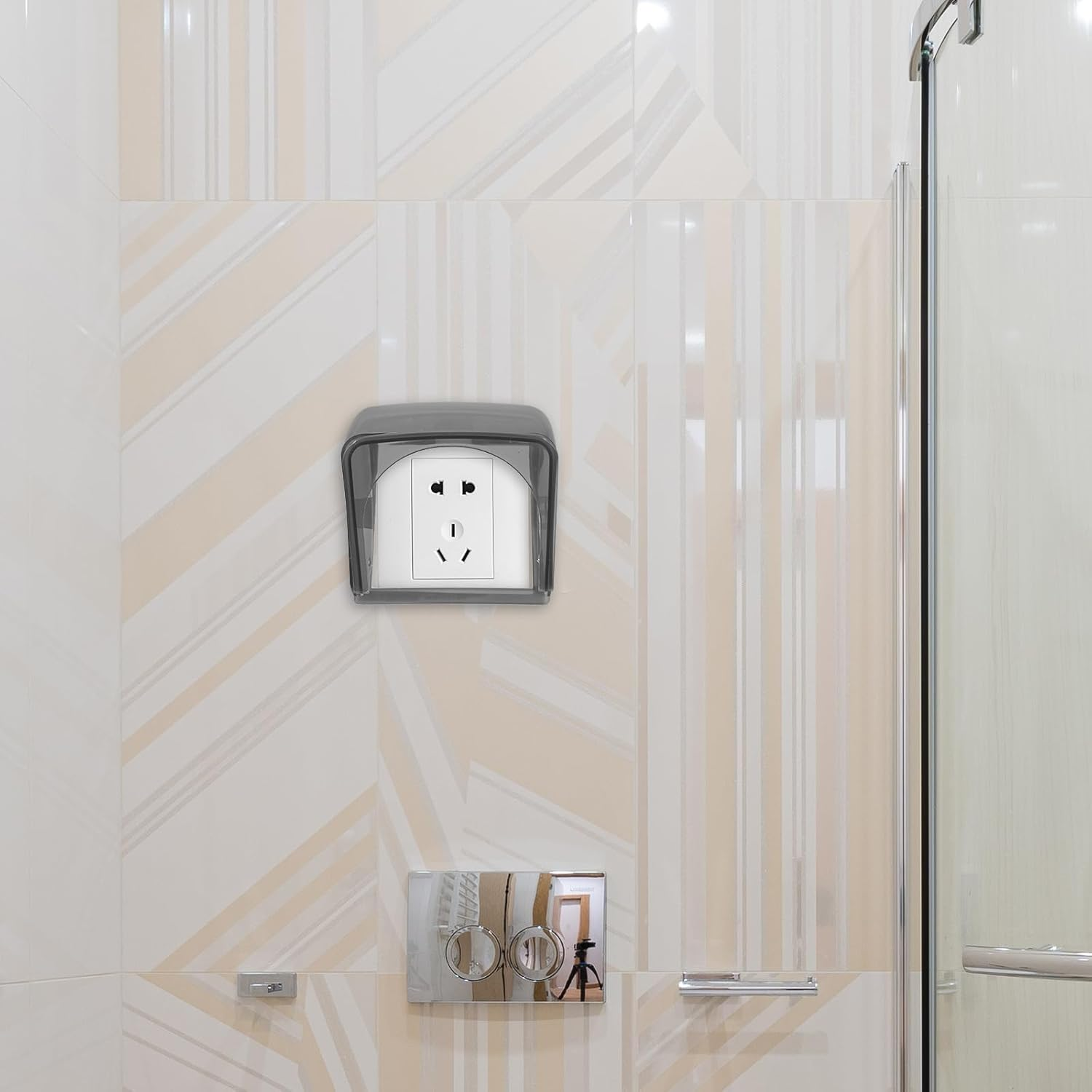 Gatuida Waterproof Outlet Cover Weatherproof Plug Protector Box for Outdoor Use Electrical Receptacle Cover for Gardens Balconies and Kitchens image number 1