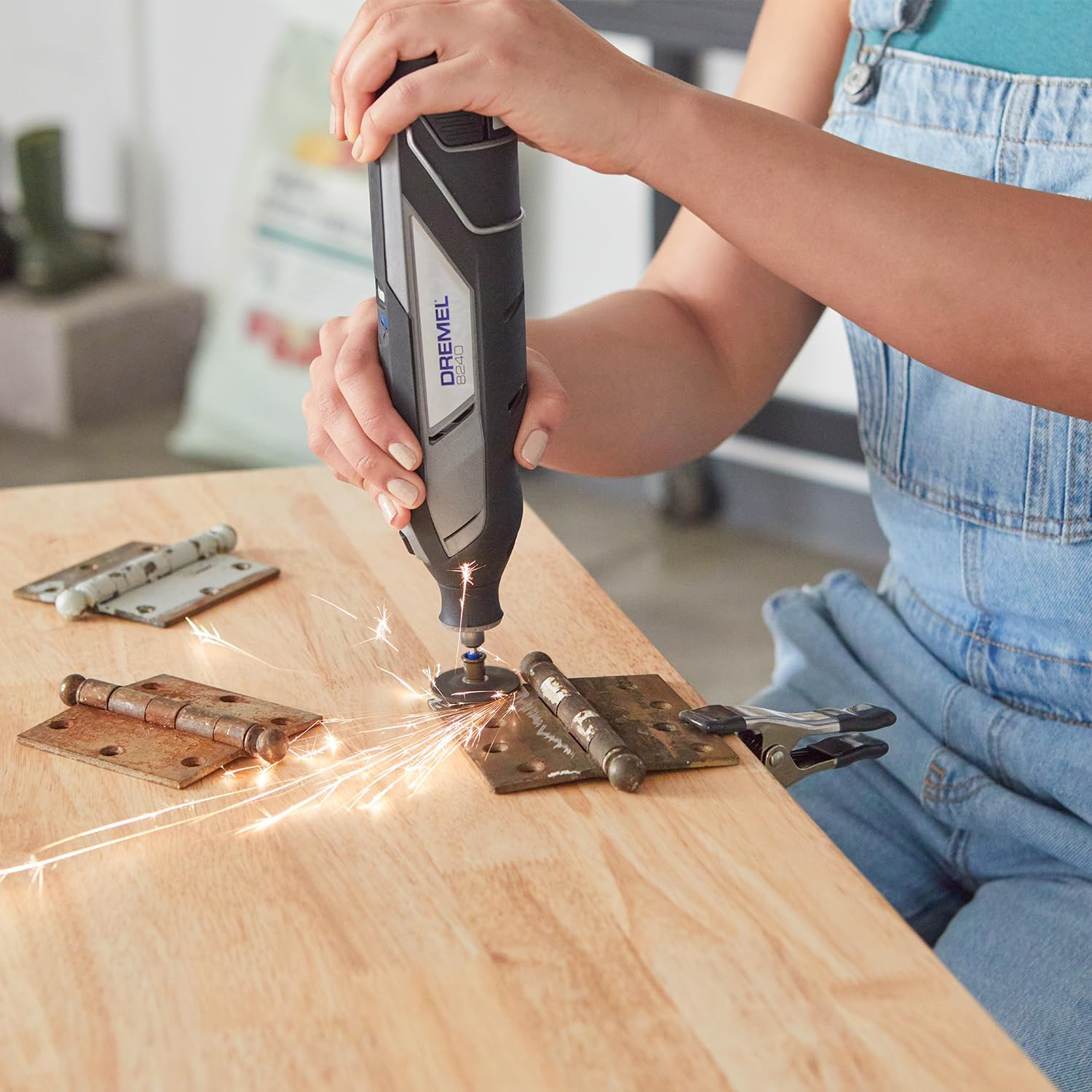 Dremel 8240 Cordless Rotary Tool 12V, Multitool Kit with 5 Accessories, Variable Speed 5,000-35,000 RPM (2024 New Model) image number 2