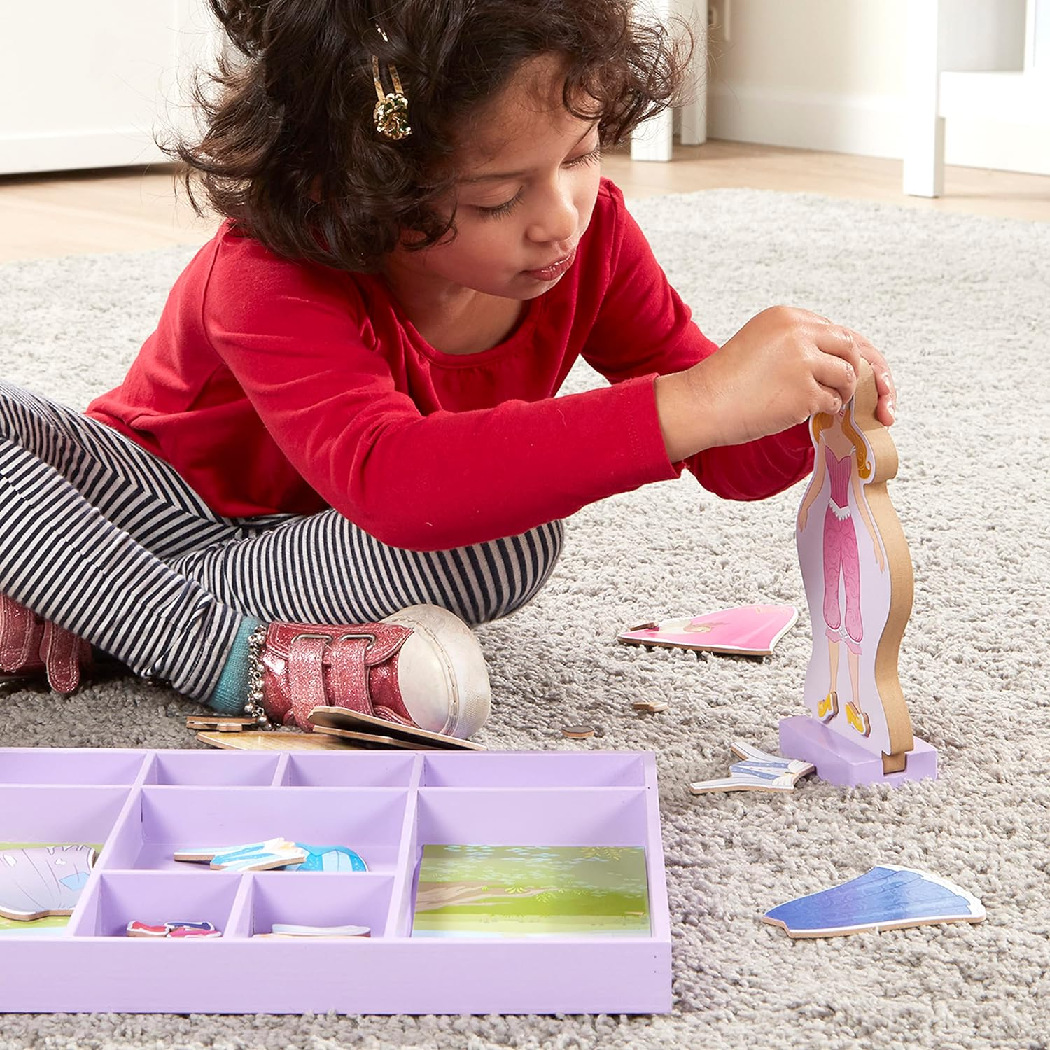 Melissa & Doug Disney Sleeping Beauty and Snow White Magnetic Dress-Up Wooden Doll Pretend Play Set (40+ Pcs) image number 6