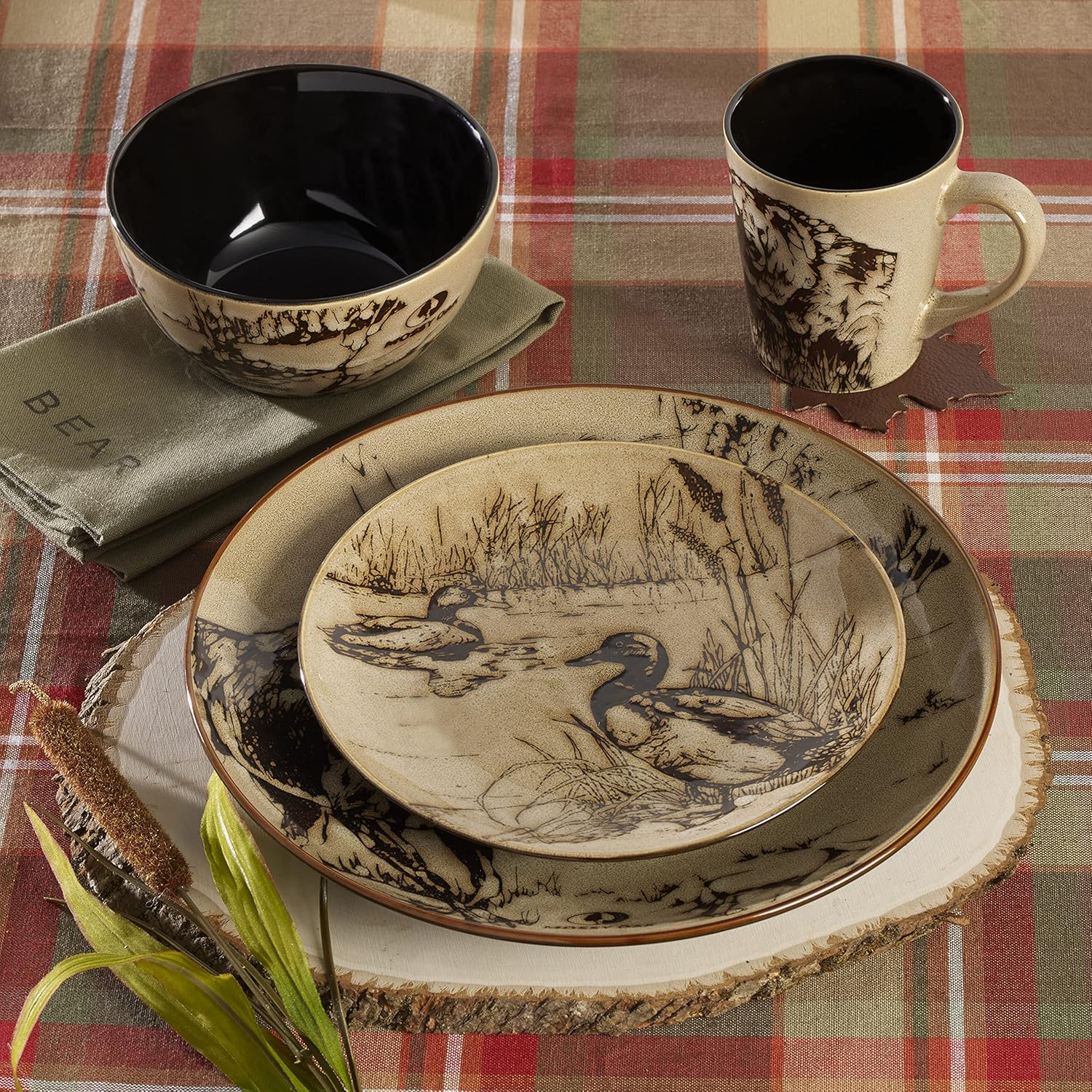 Mossy Oak 16-Piece Break-Up Infinity Dinnerware Set, Service for 4 image number 1