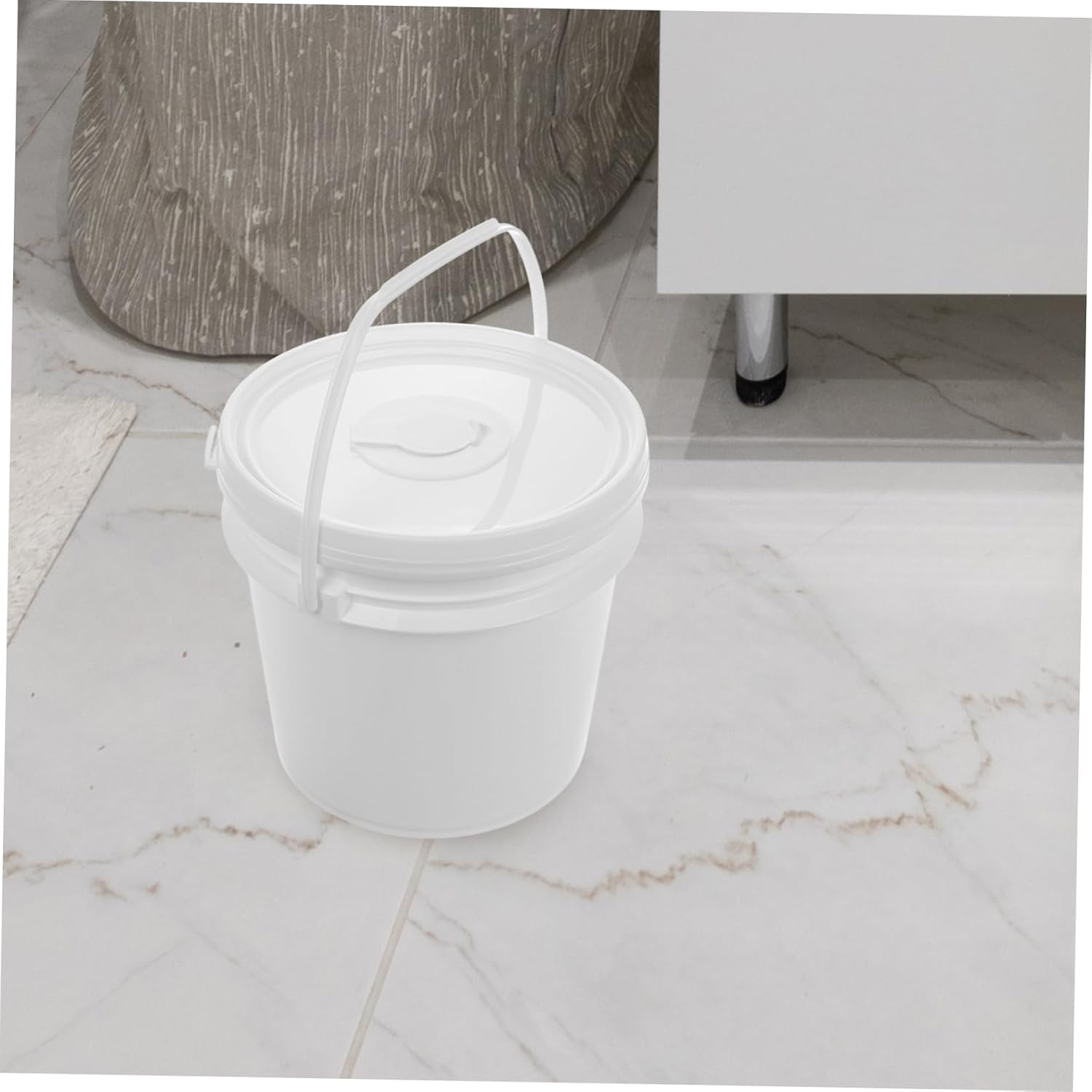 Wipes Dispenser Container 4L Portable Baby Wipe Holder Refillable Plastic Bathroom Wet Tissue Holder Flushable for Car and Nursery Use image number 1