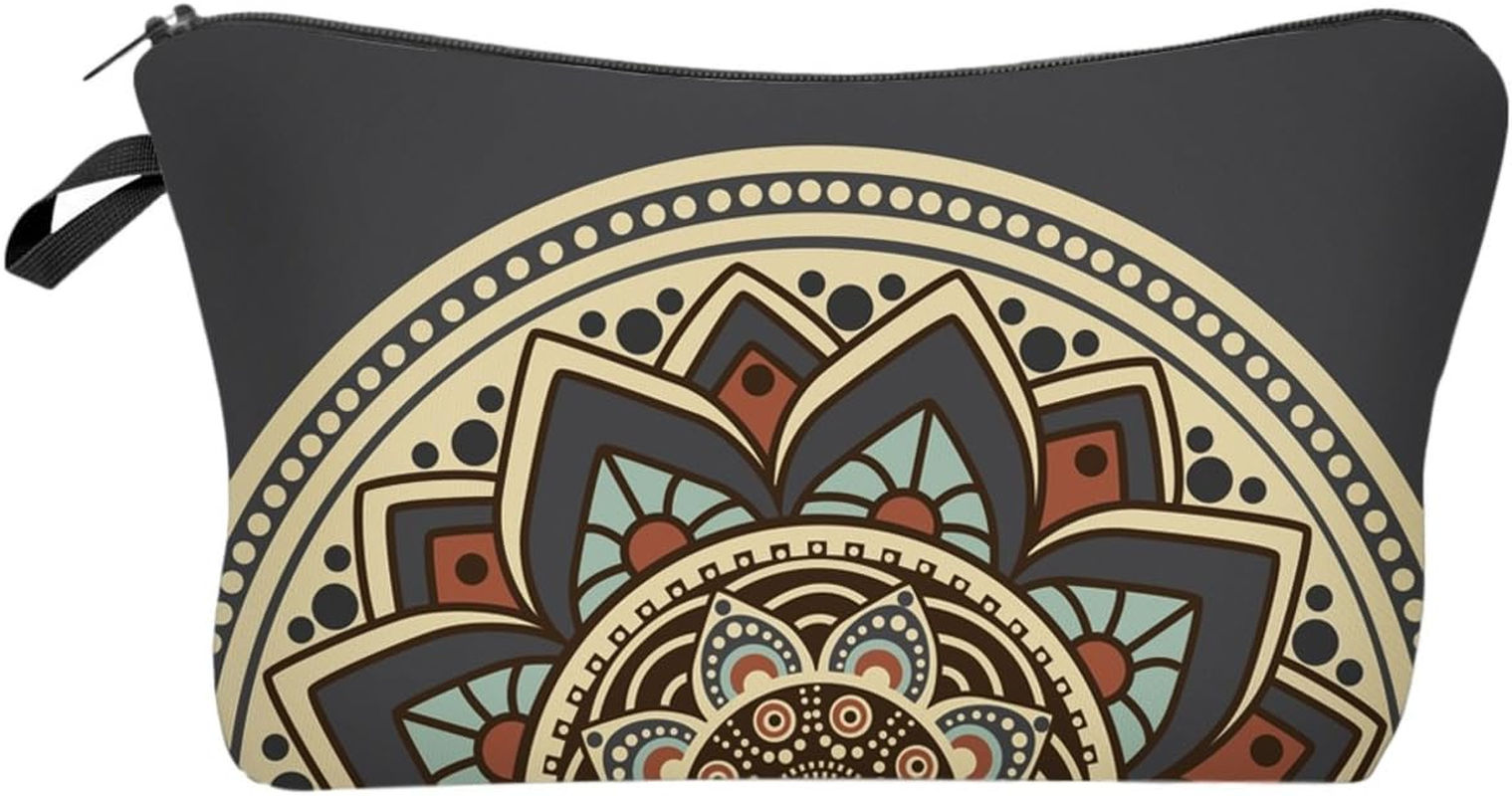 Fashionable Toiletry Bag, Cosmetic Bag, Make-Up Bag, Water-Repellent, Original Print Motifs for Travel, Holidays and Everyday Use, Three Baby Pugs image number 3