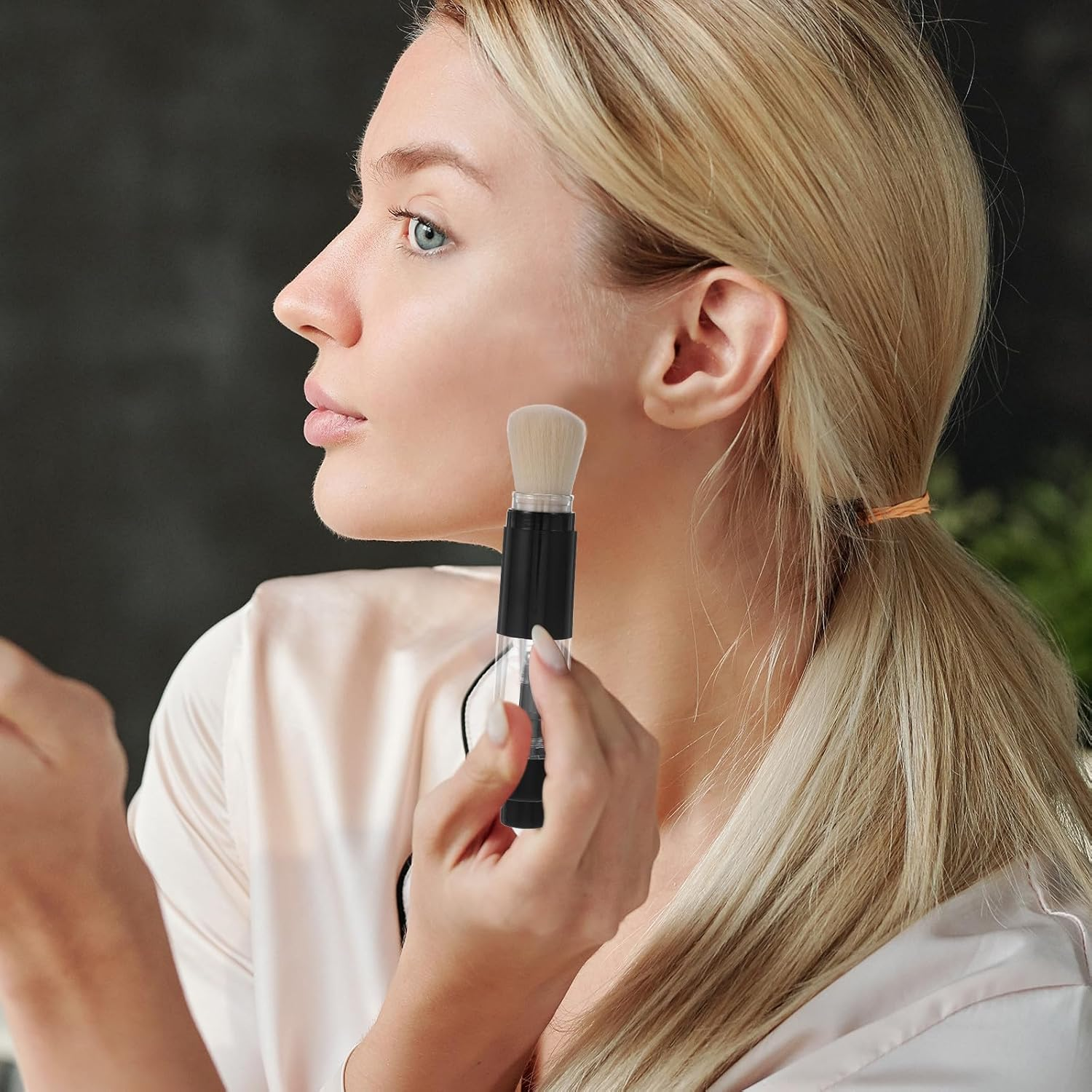 DECHOUS 2Pcs Refillable Pressed Makeup Powder Brush Set with Soft Synthetic Fibers, Portable Loose Powder and Blush Brush for Travel and Daily Makeup Use image number 2