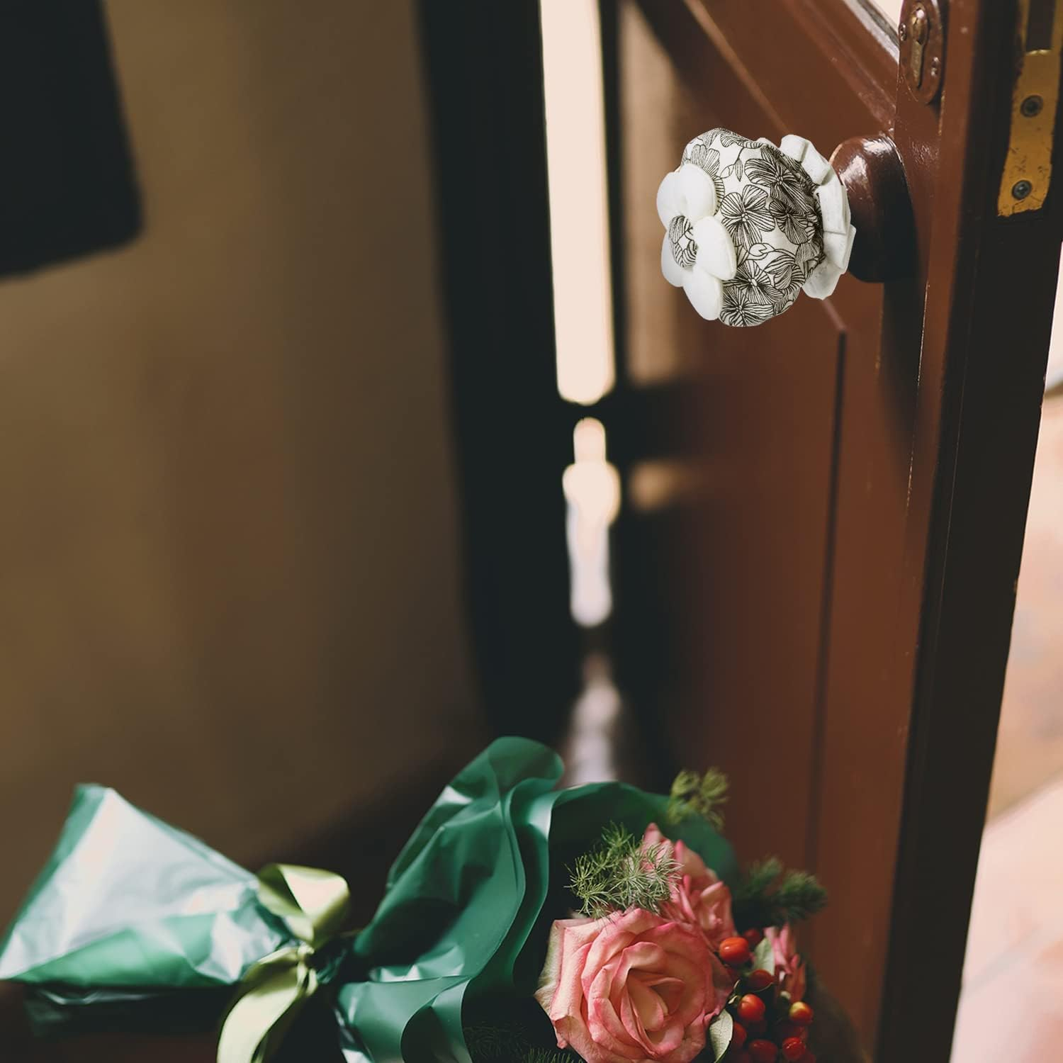 2Pcs Door Knob Covers, Soft Door Knob Protector Cover Reusable Washable Floral Door Handle Cushion with Cotton and Sponge, Decorative Door Handle Cover for Child Safety