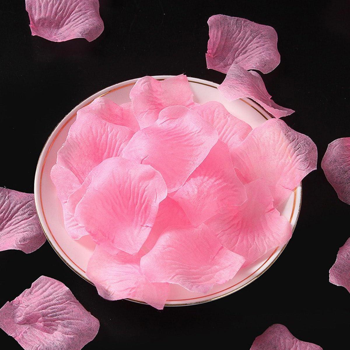 2000Pcs Black Rose Petals Artificial Flower Petals for Valentine'S Day Wedding Decor Romantic Night Engagement Party Decorations (Black)