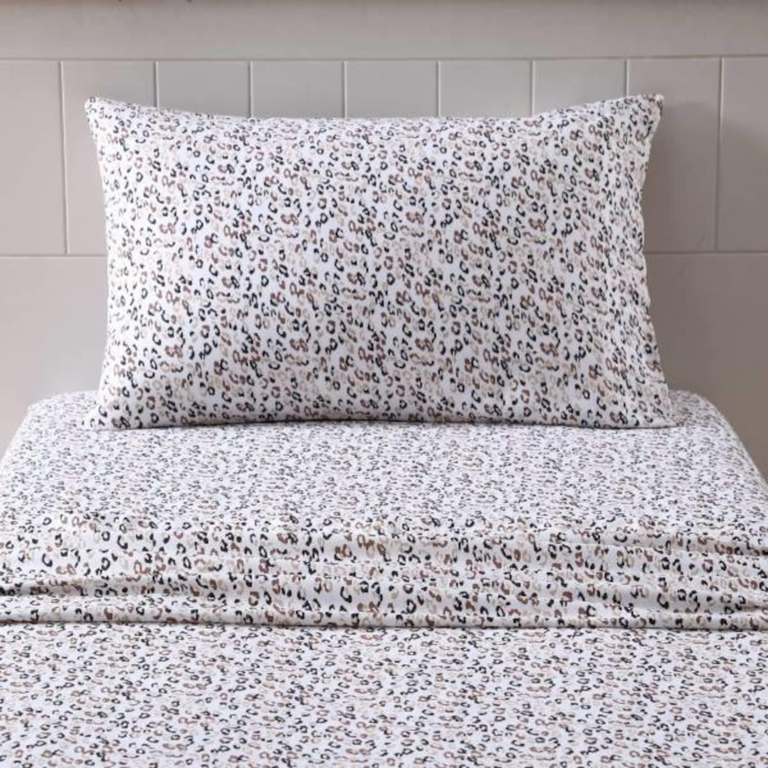 Poppy & Fritz - Full Sheets, Cotton Percale Bedding Set, Crisp & Cool, Lightweight Home Decor (Leopard, Full) image number 3