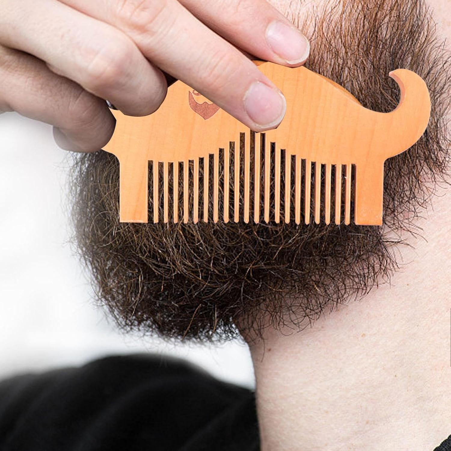 Gihioue Men'S Wooden Beard Comb, Beard Care Comb, Comfortable Touch Beard Com Com - Male Hair Styling Brush Facial Hair Cleanser for Dad image number 4