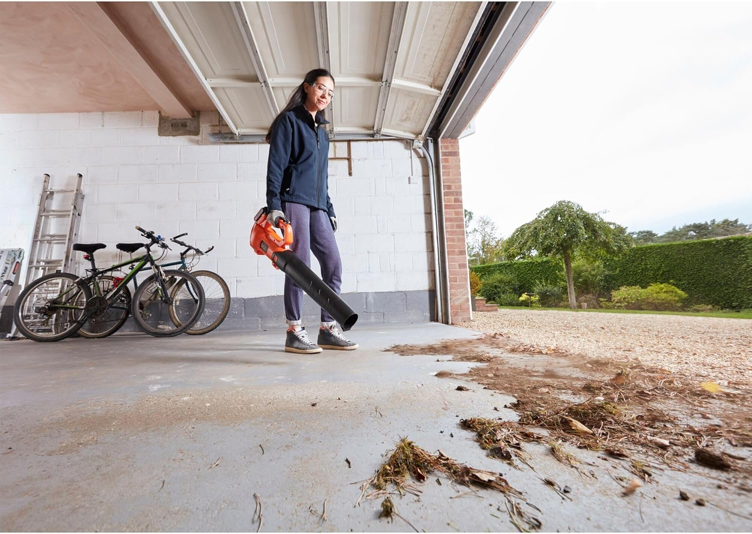 BLACK+DECKER 18V Lithium-Ion Axial Blower Kit 4.0Ah image number 5