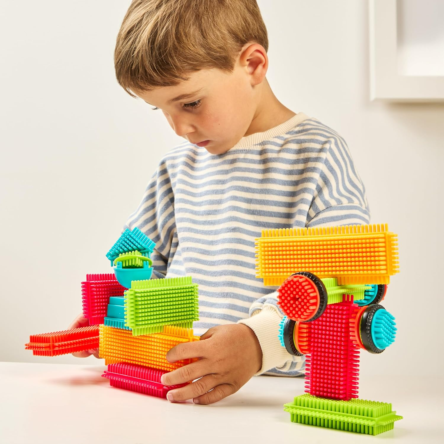 Miniland - Pegy Bricks: Windy Mill - Building Kit for Children with 22 Pieces to Build a Windmill with Rotating Wings, Promotes Creativity and Motor Skills, from 2 Years image number 1
