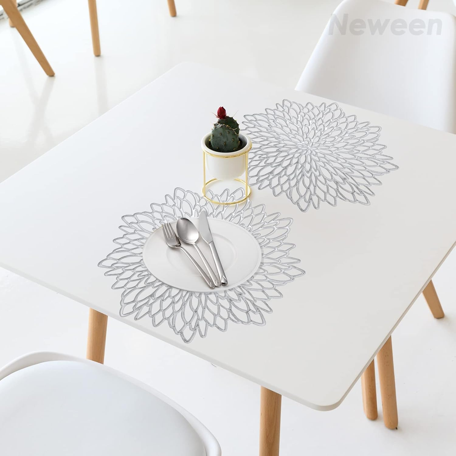 Neween round Placemats Set of 4, 38 Cm Washable Heat Resistant round Table Mats, Hollow-Out PVC Place Mats for Dining/Kitchen Table, Restaurant, Party, Wedding (Silver) image number 2