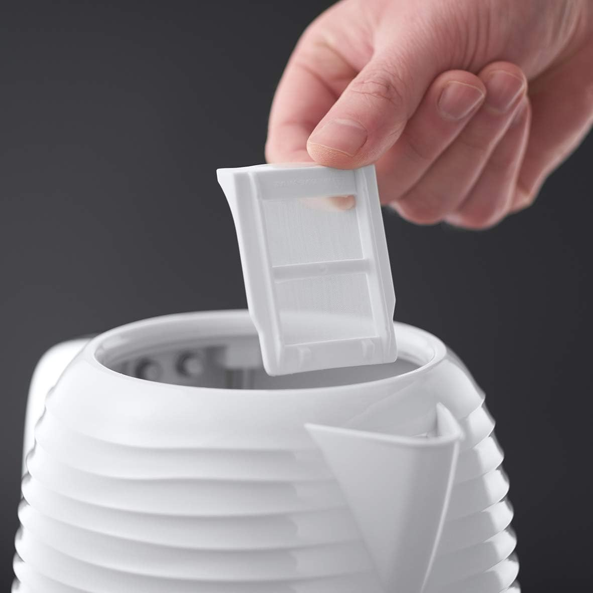 Russell Hobbs Inspire 24360-70 Kettle [1.7 L, 2400 W] White with High-Gloss Structure (Quick Boil Function, Removable Limescale Filter, Water Level Indicator, Removable Lid) image number 4