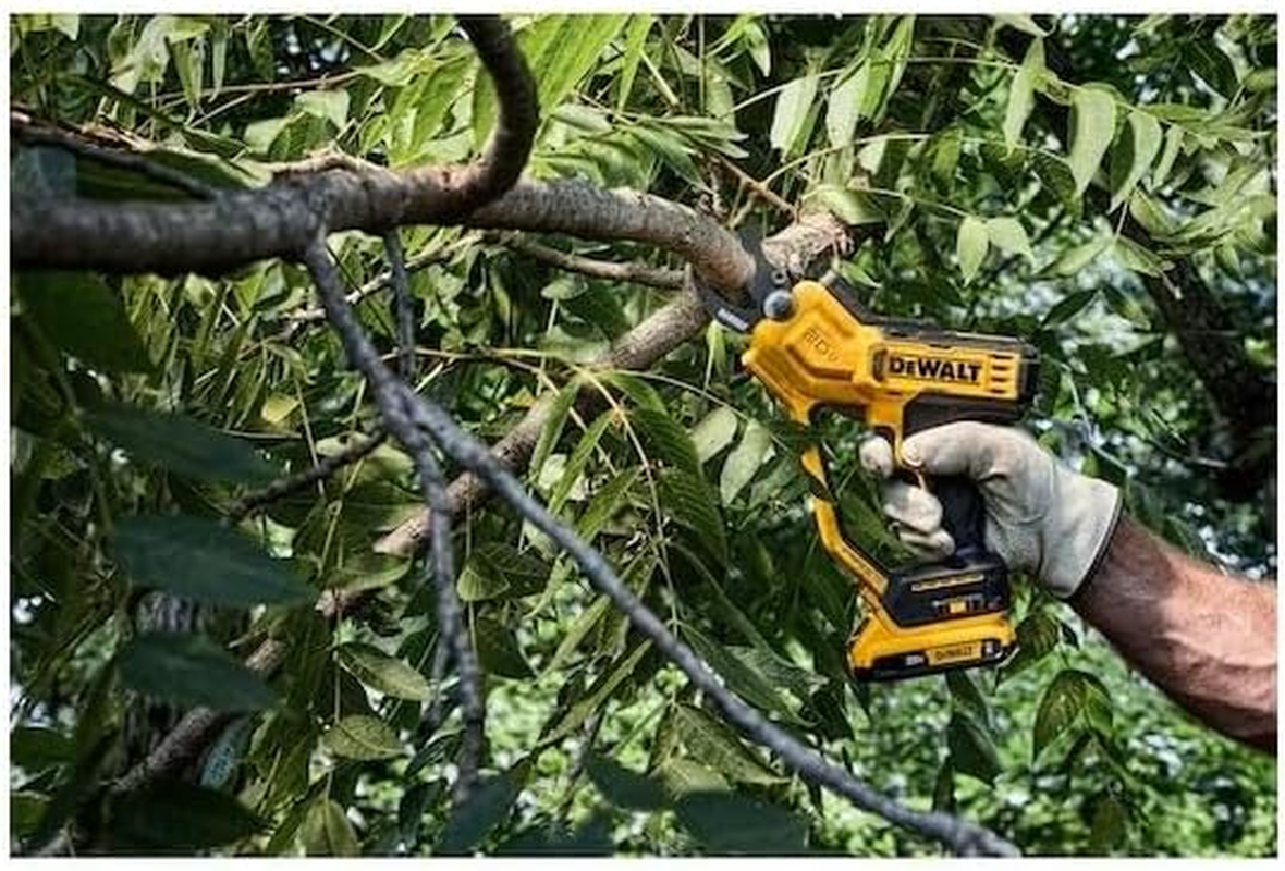 DEWALT Dewalt 20V MAX Cordless Pruner (DCPR320D1) image number 3