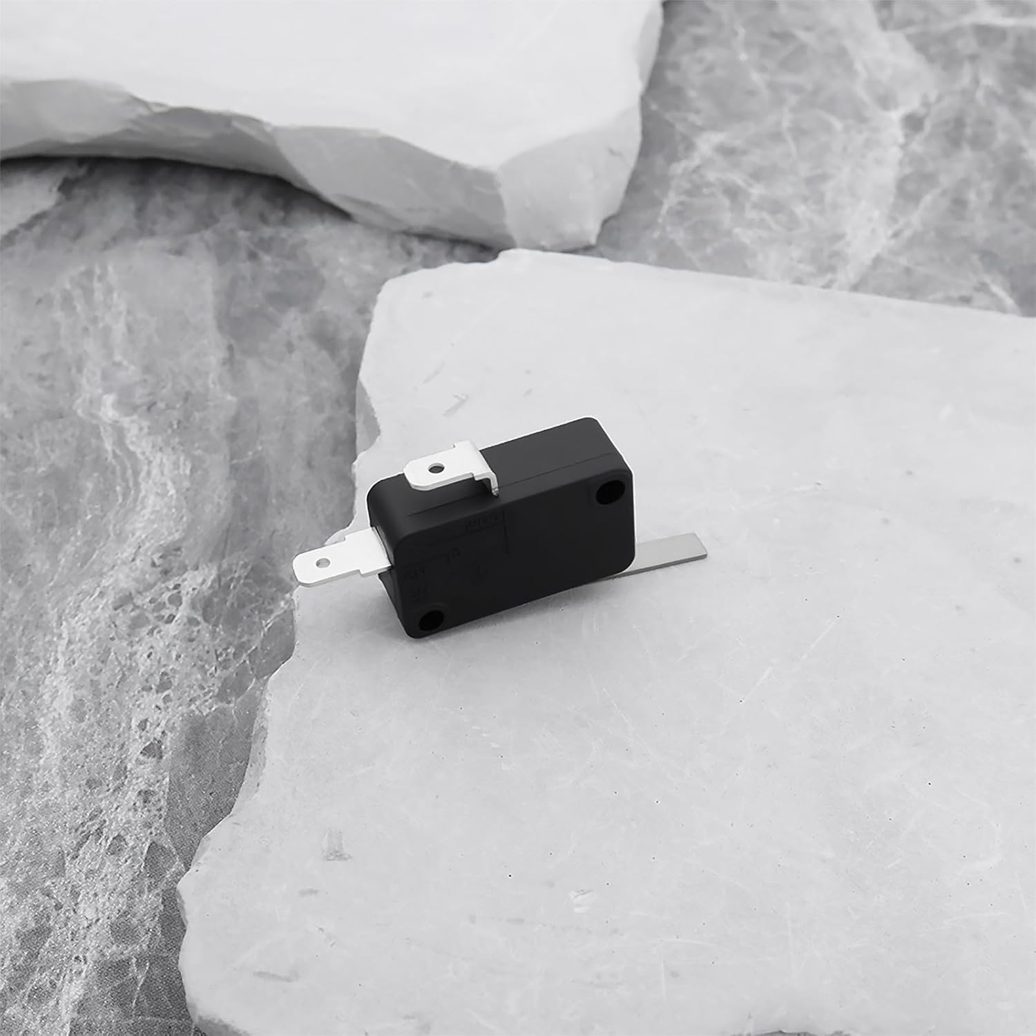 Ecsing 2Pcs Micro Switch Snap Action Switch 2Pin SPST NC 15A 250V V7-6C37E9-036 Compatible with Honeywell