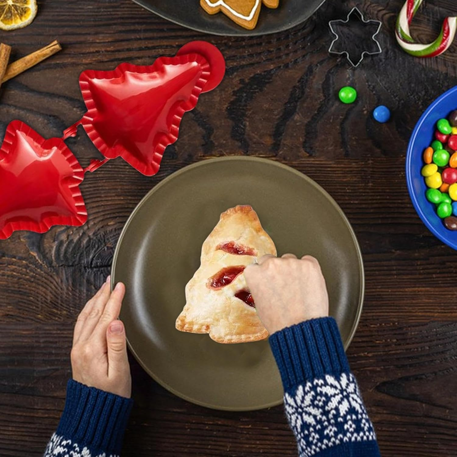 Christmas Hand Pie Making Mold - Christmas Tree Shape Mold Hand Pie Maker | Household Pocket Size Pie Dough Press Baking Molds for Meat Pies, Fruit Tarts image number 3