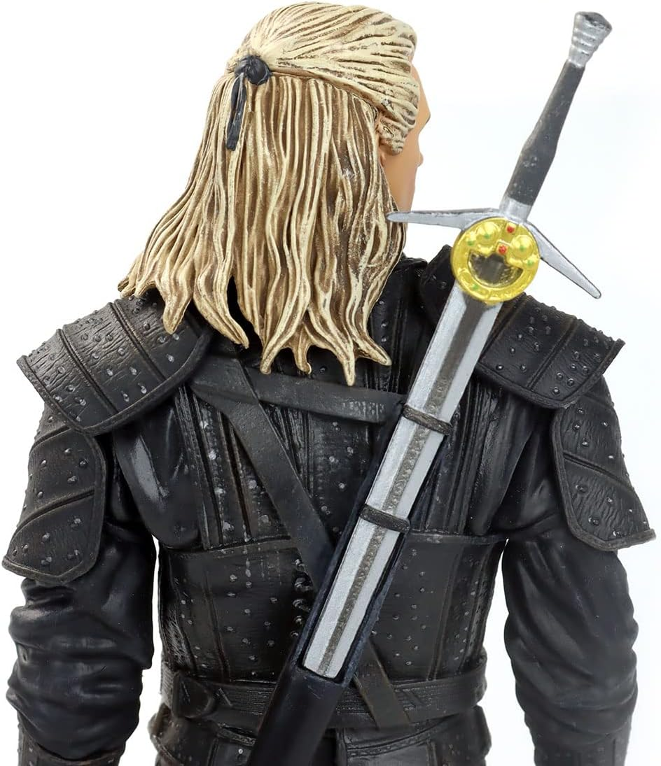 Dark Horse Comics the Witcher - Geralt Figure, 9-Inch Height image number 2