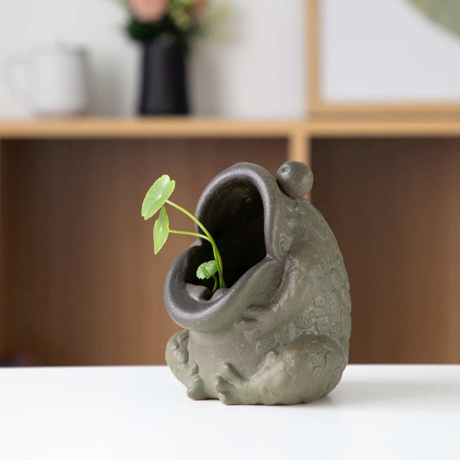 HEER Ceramic Ashtray for Cigarettes, Cute Funny Toad Frog Shape Ash Tray Set for Indoor Outdoor, Windproof Desktop Smoking Ash Holder for Smokers, Vintage Cool Home Office Decoration. image number 1