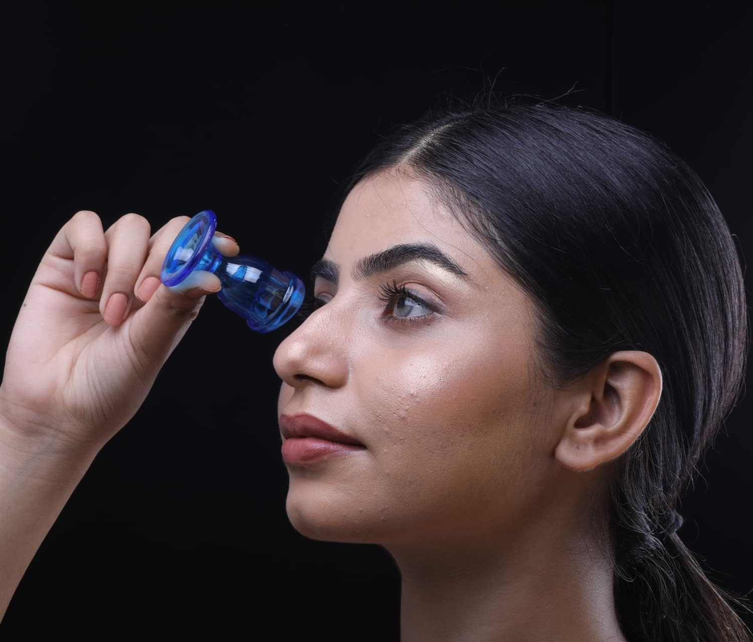 Healthgoodsin - Reusable Colored Eyewash Cup Set Curved Design | Thick Plastic Eyewash Cup Set for Eye Cleansing (Pink and Blue) image number 1