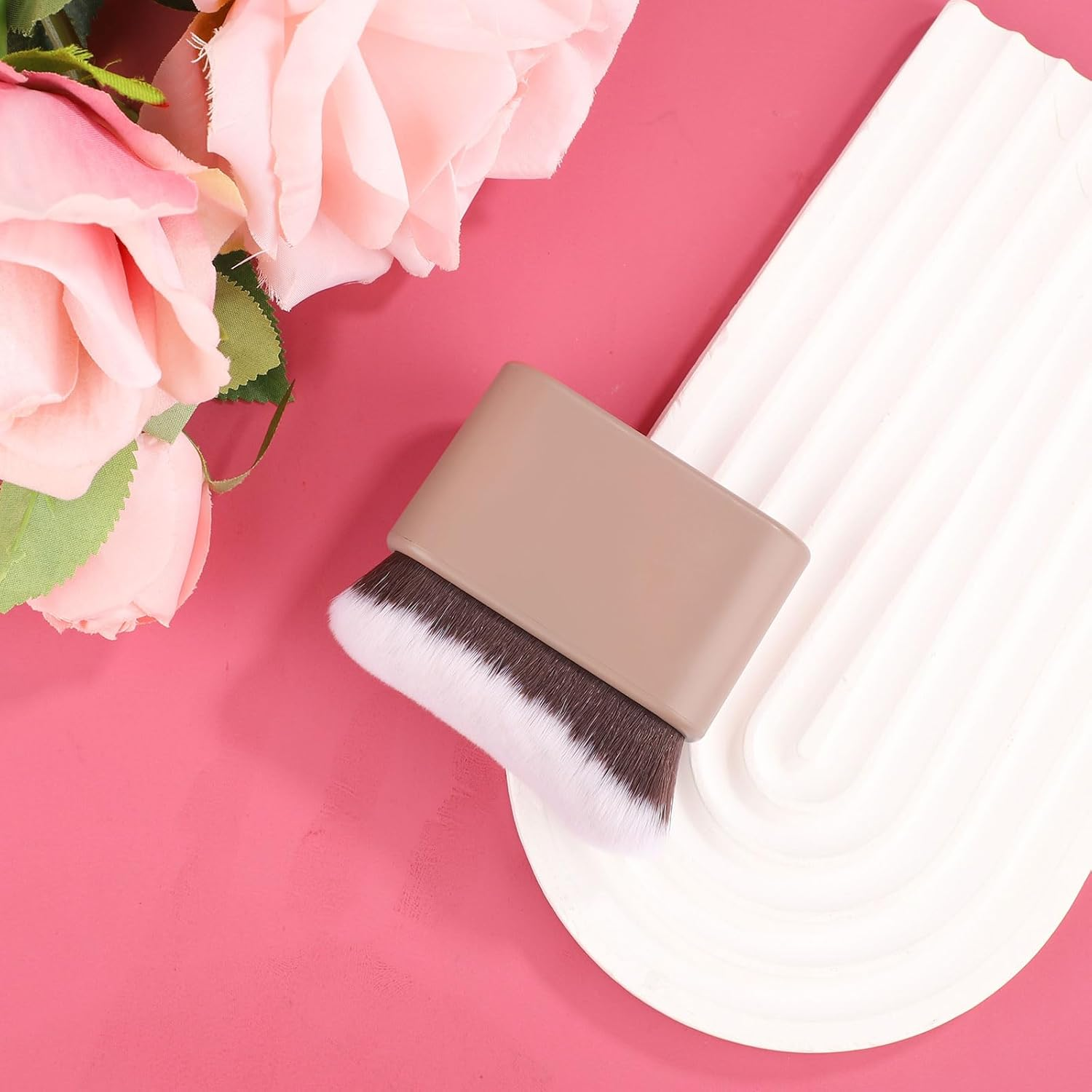 Self Tanning Brush, Self Tanner Liquid Foundation Body Makeup Brush Spray Tan Applicator Blend Brush Blending Beauty Brushes for Face Leg (Flesh Pink) image number 5