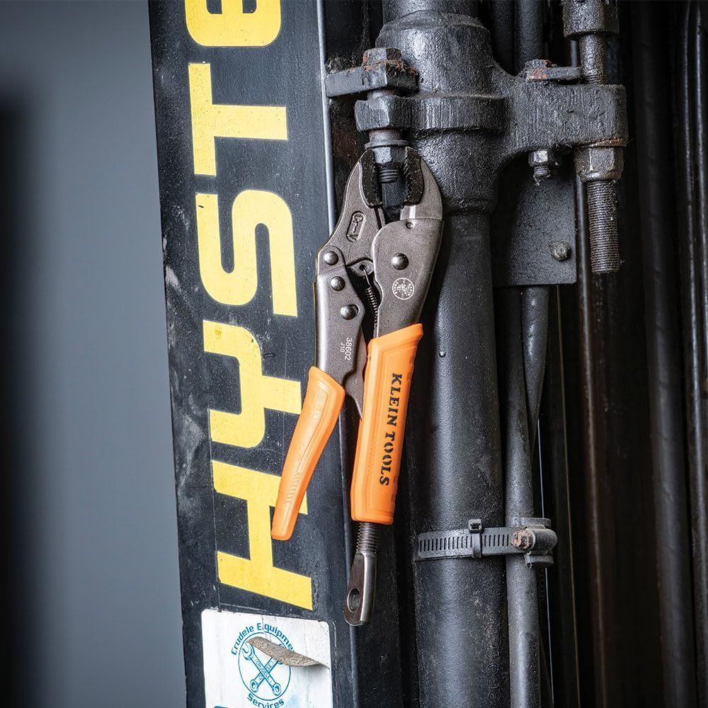 Klein Tools A-38660 Curved Jaw Locking Pliers Set 7" & 10" image number 2