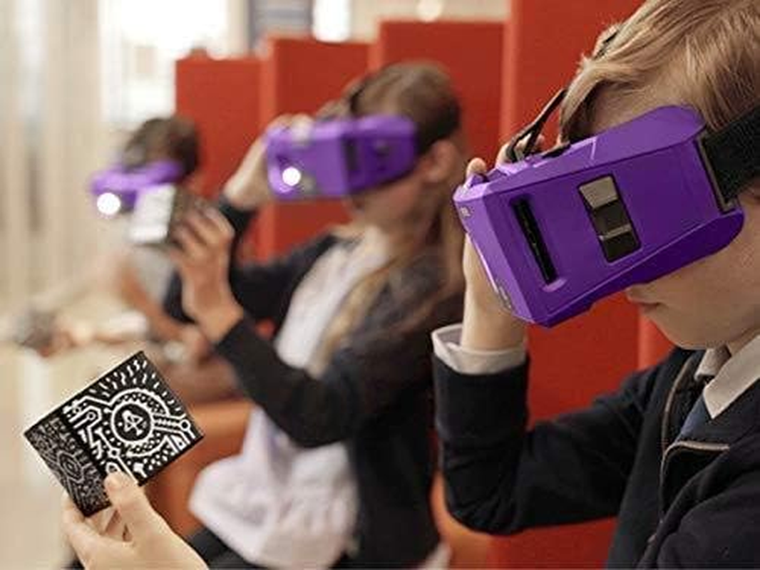 Merge VR Mobile AR/VR Headset (Pulsar Purple)