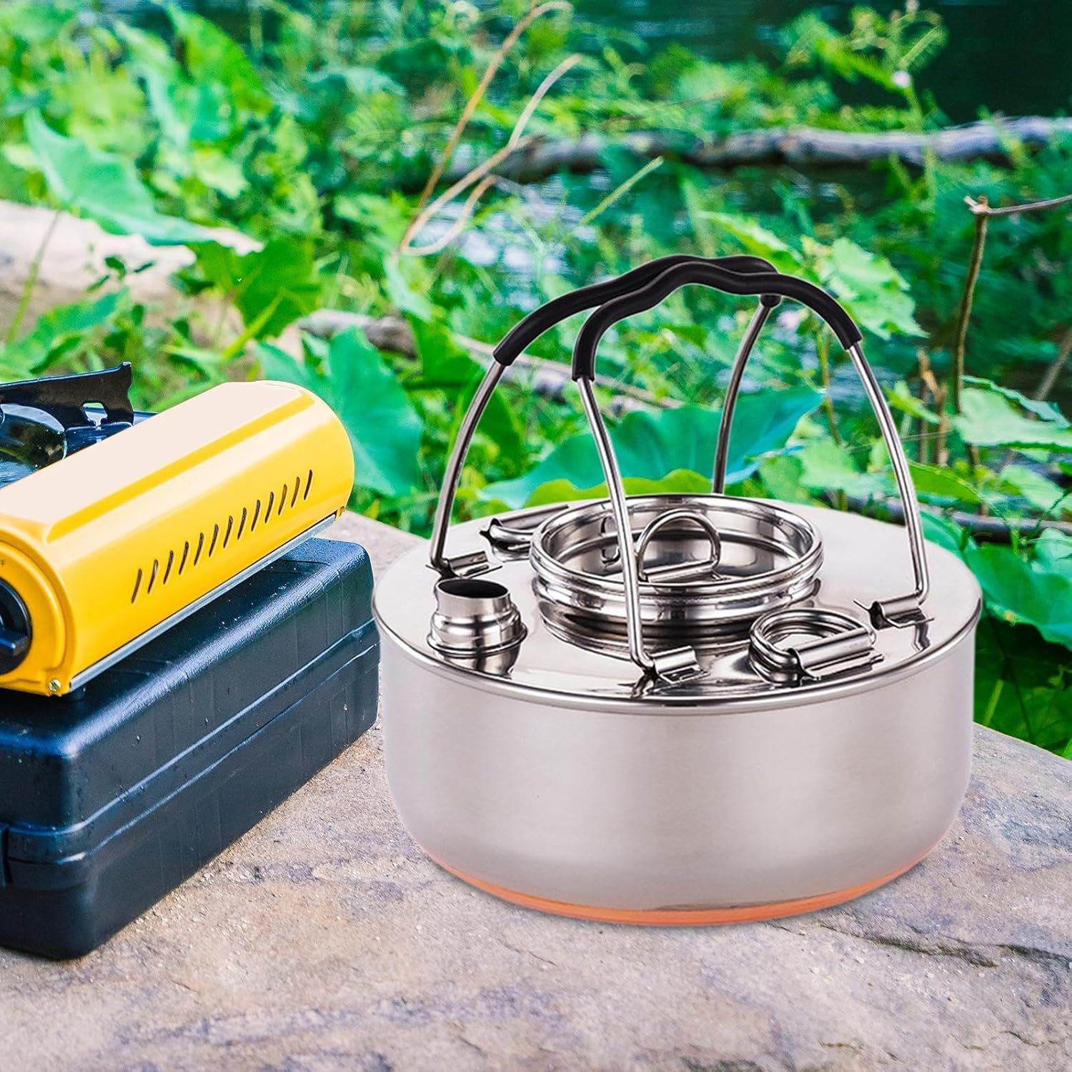 Camping Kettle Water Kettle Outdoor Campfire Coffee Tea Pot Teapot Camping Tea Kettle for Camp Barbecue Yard Picnics Hiking, 1.5L image number 3