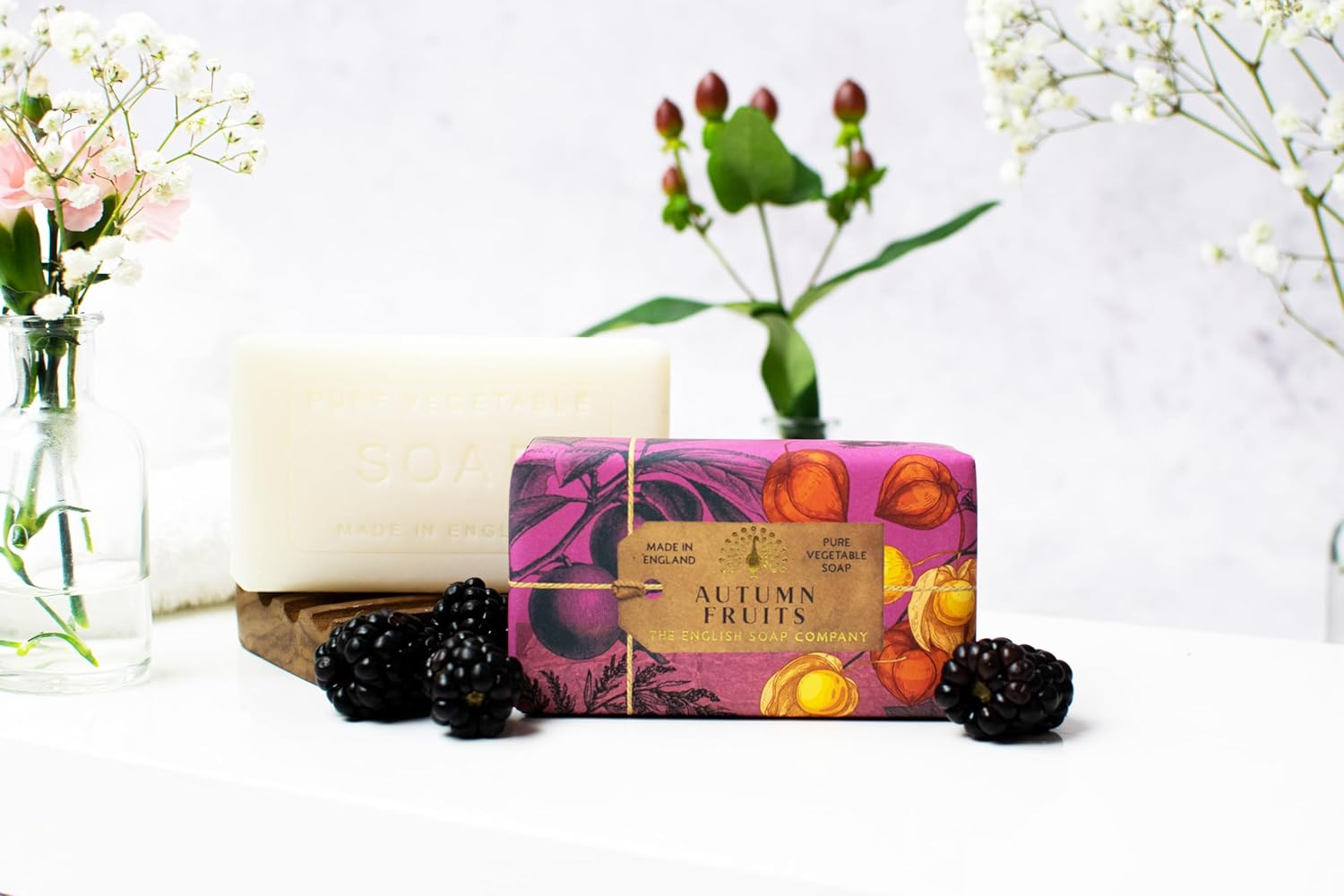 The English Soap Company Anniversary Wrapped Soap Bar, Fruit Shea Butter Soap Bar, Moisturising Soap Bar for Face and Body, Autumn Fruits Scent 190G