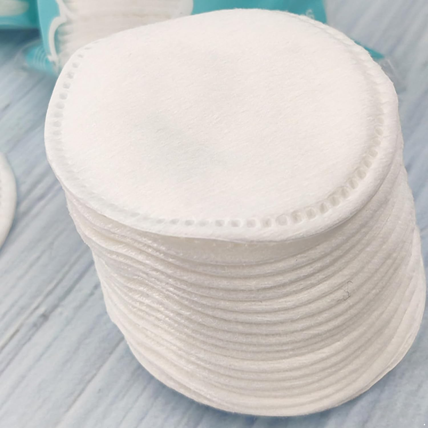 Aislor 100 Pieces Thickened Reusable Cotton Pads for Sensitive Skin Ideal for Cleansing Toner and Nail Care Blue One Size image number 1