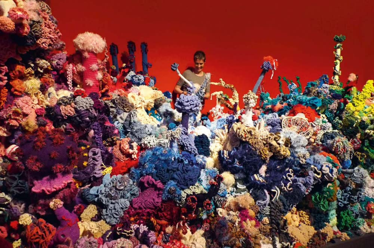 Christine and Margaret Wertheim: Value and Transformation of Corals: Catalogue for the Exhibition at Museum Frieder Burda 2022 image number 6