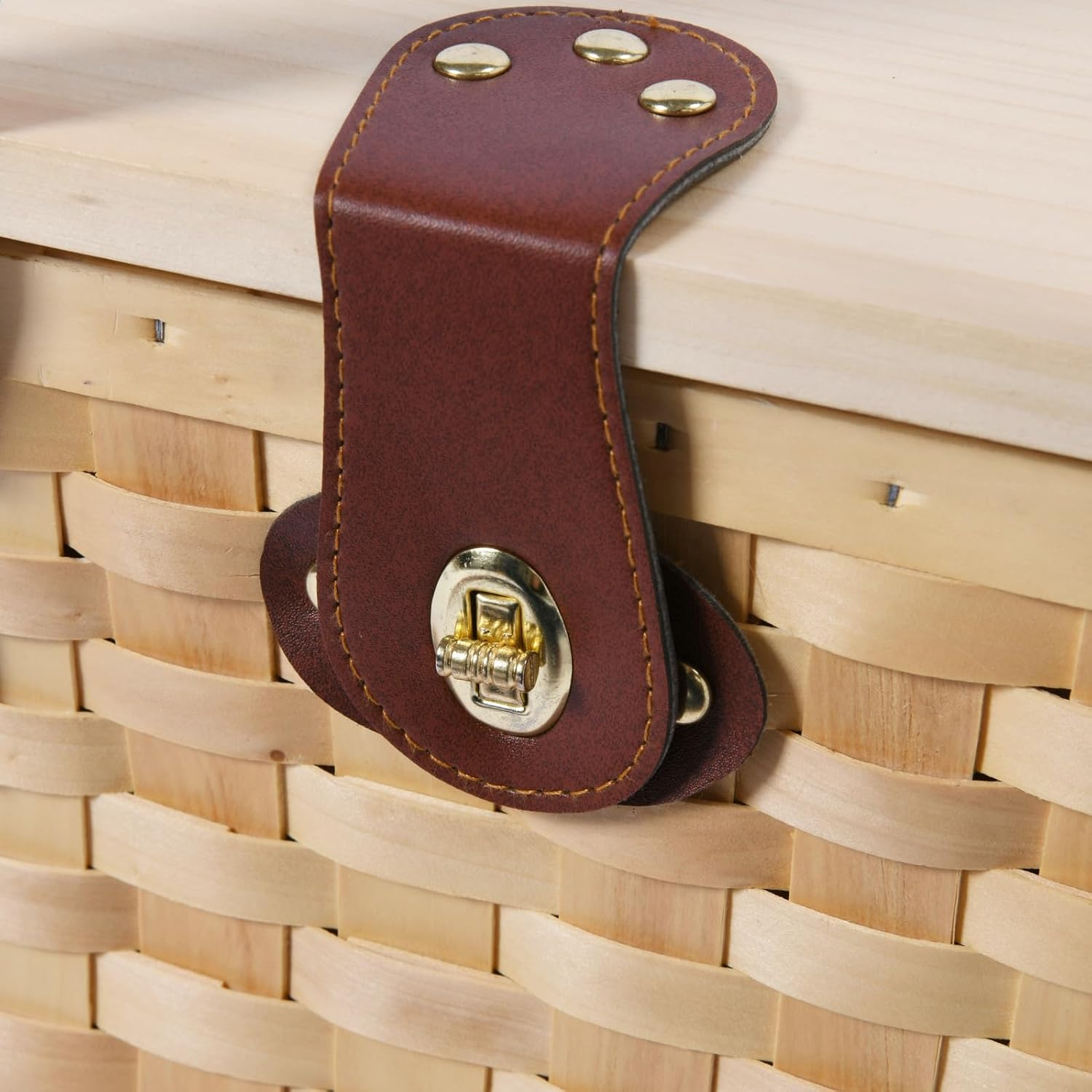 Vibes Barossa 4 Person Natural Wicker Picnic Basket Set Peach Lining Willow Wood with Carry Straps Outdoor Travel Camping Hamper Set Included, Cutlery, Plates, Wine Glass, Corkscrew, Cheese Board - Barossa Natural Wicker Peach image number 2