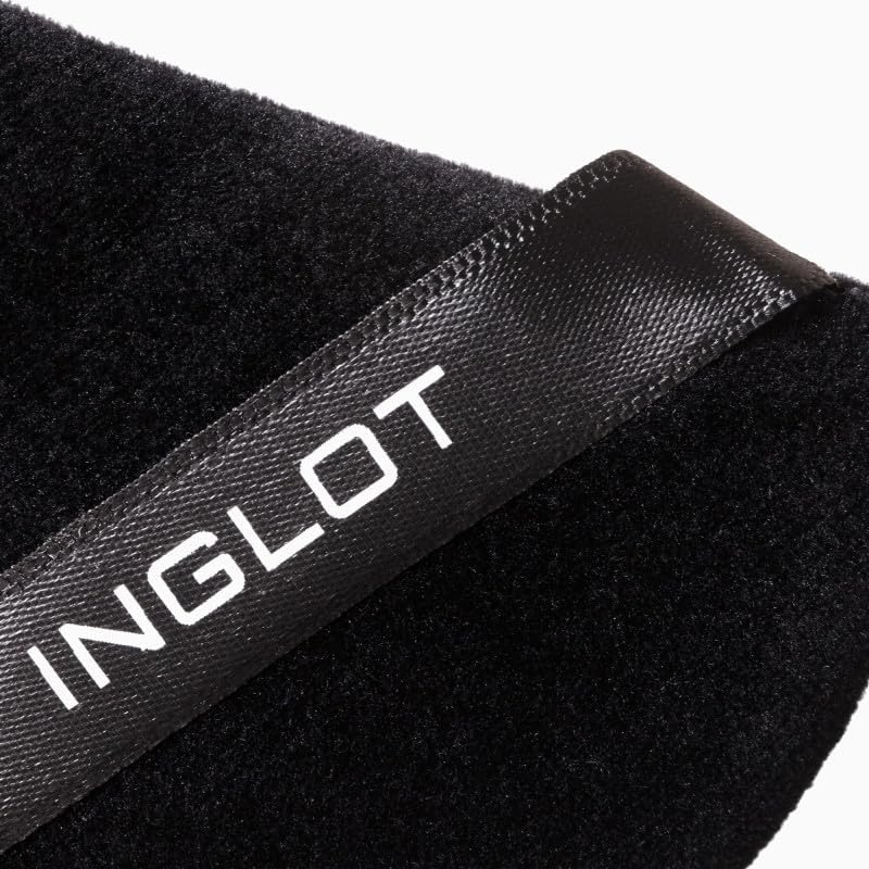 INGLOT Professional Triangle Makeup Applicator, Soft and Gentle Sponge for Applying Powder, Even Blending and Highlighting Makeup Details, Gives Your Makeup the Perfect image number 1