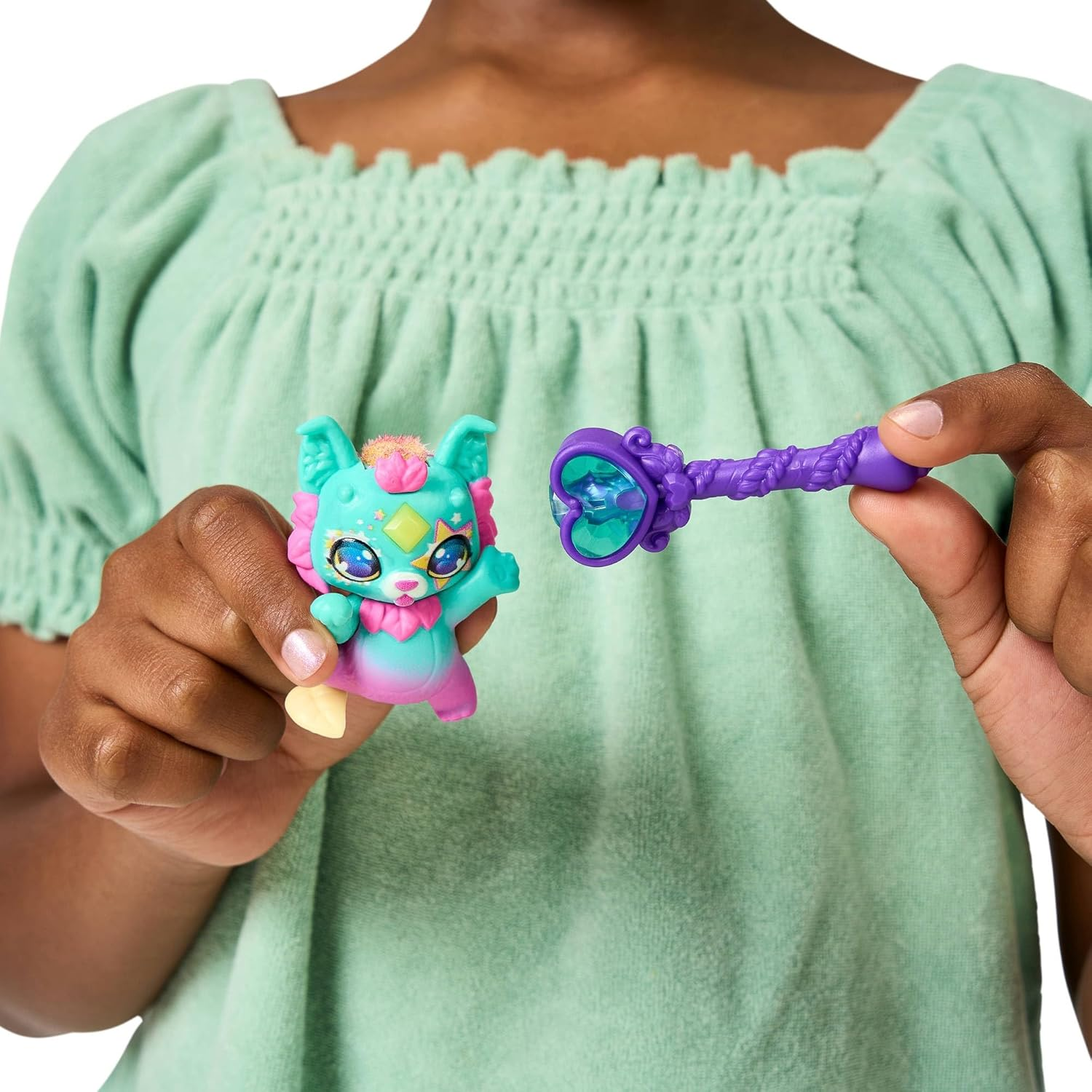 Magic Mixies Mixlings Series 3 Single the Crystal Woods Collectors Cauldron image number 1