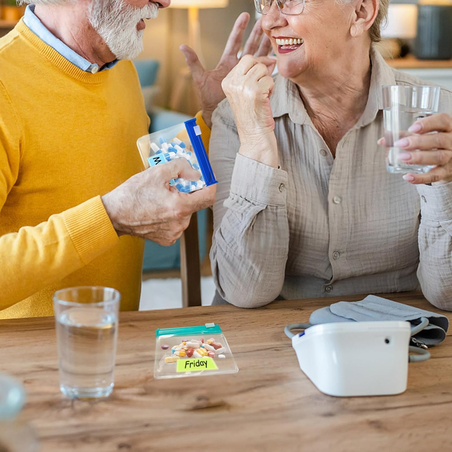 29 Pcs Reusable Zippered Pill Pouch Set, Small Portable Baggies, 27 Plastic Pouches with 32 Labels, Medicine Organizer for Small Items Storage (Colorful) image number 4