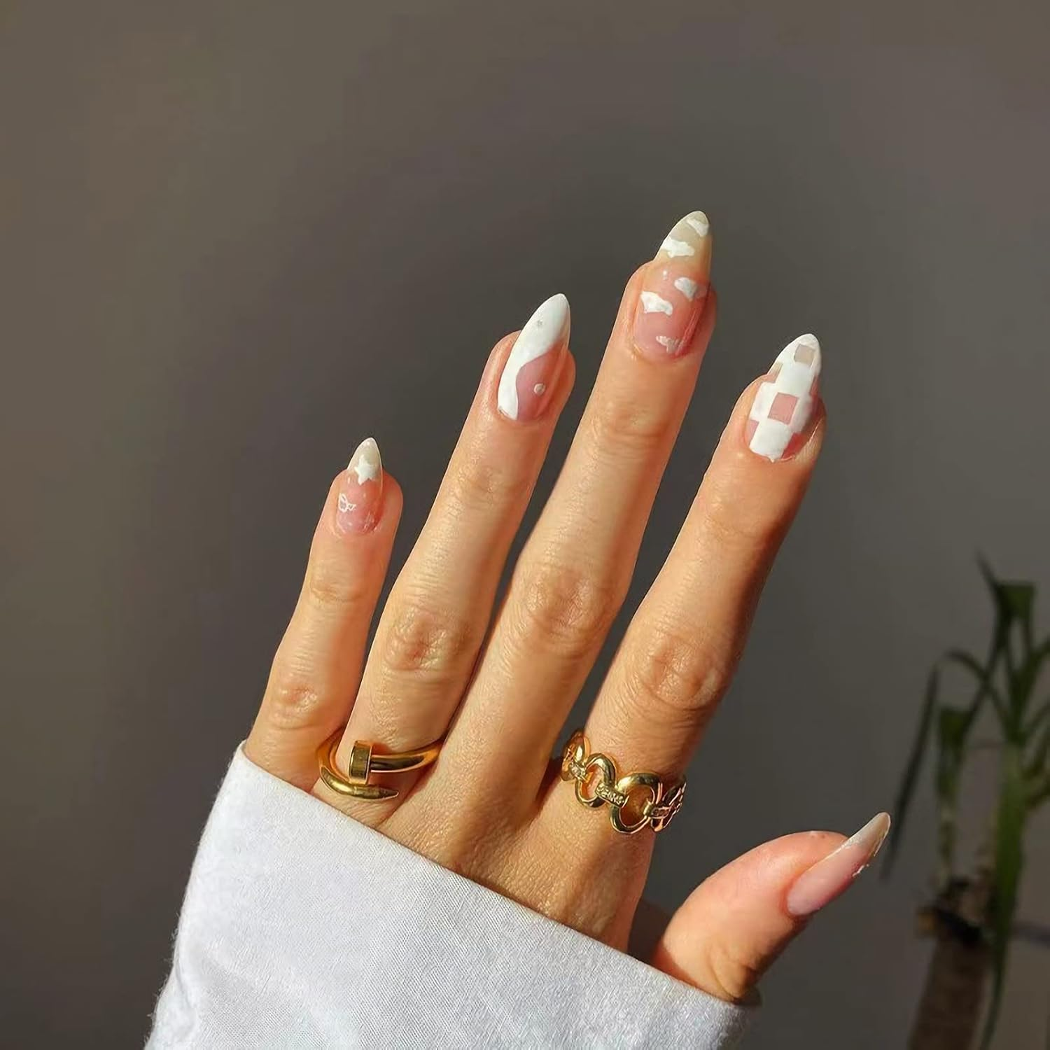 RYUUSEI 24Pcs Square Press on Nails Short Squoval White Fake Nails with Nail Glue French Pink Checkerboard False Nails Glossy Full Cover Acrylic Nails for Women image number 2