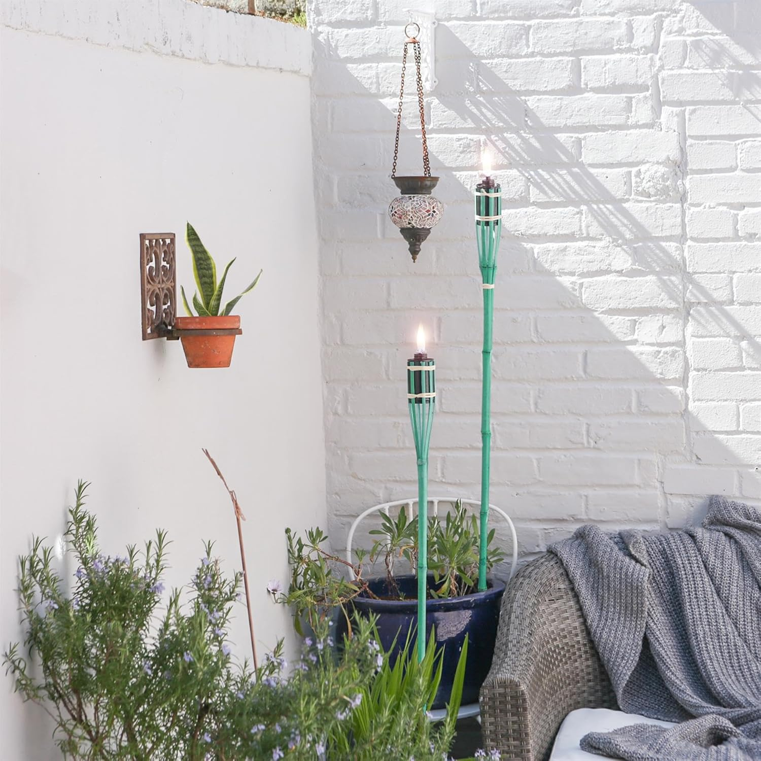 Harbour Housewares Bamboo Fire Torches - 60Cm - Green - 12X Garden Lighting Traditional Tiki Torches Outdoor Paraffin Oil Lamp Candle Flame Lantern with Removable Screw Top image number 3