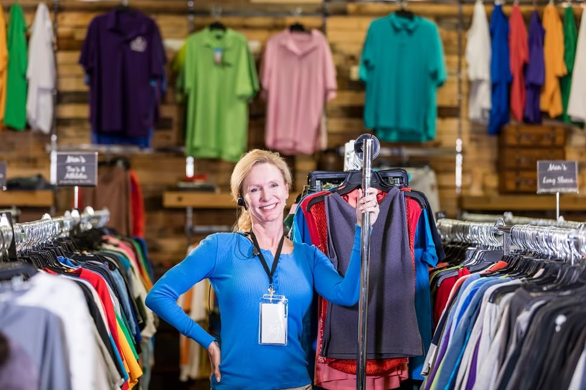 Pryme Eh-389Sc Lookout Series Earphone W/Ear Hook Style 15" (Extended Length) Coil Cable and 3.5 Angle Plug image number 2