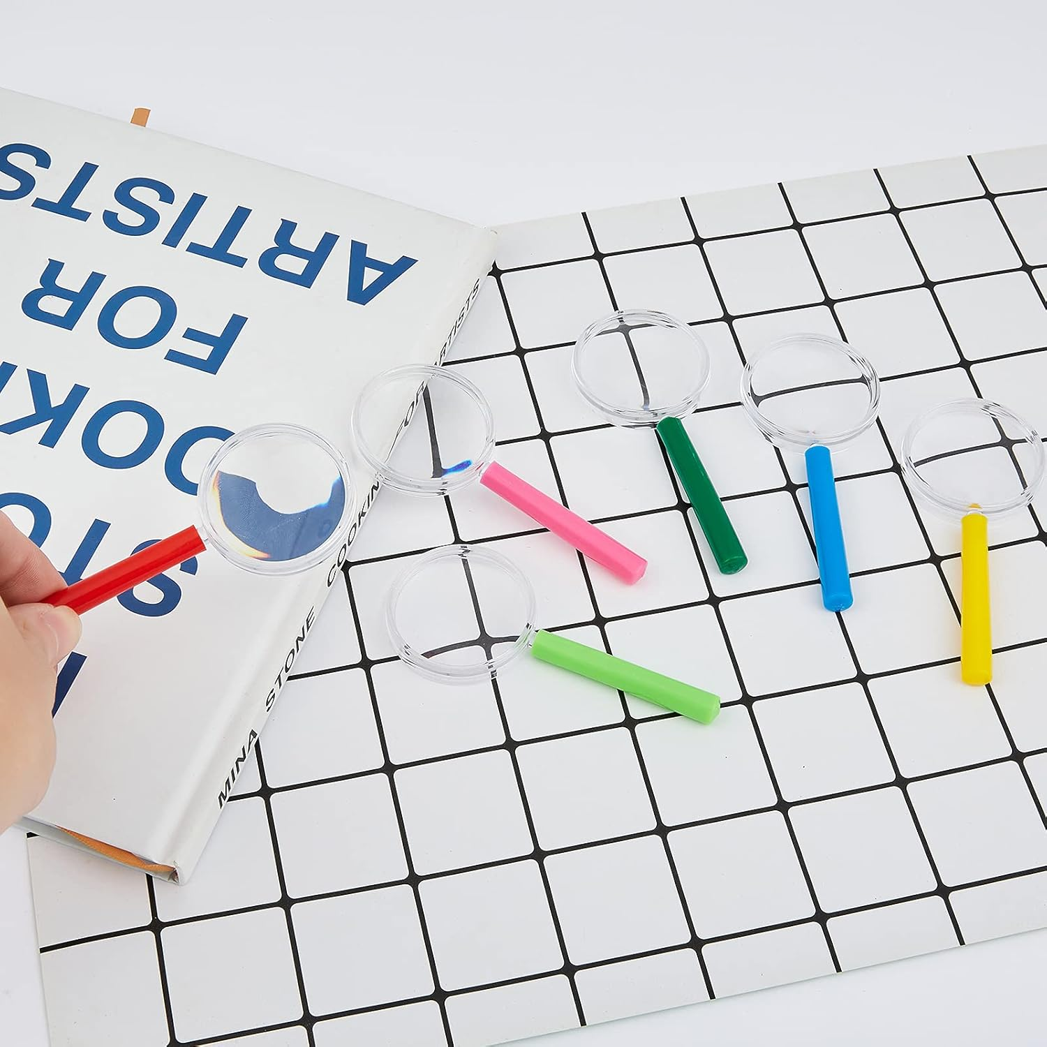 Magnifying Glass Kids 30 Pieces Plastic Magnifier Colorful Mini Hand Lens for Science Class, Outdoor Observation, Fun Toys, Detective Party Favors (6 Colors) image number 2