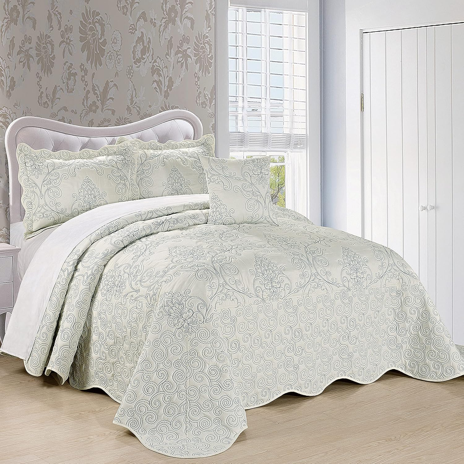 Serenta Damask 4 Piece Bedspread Set, King, Antique White