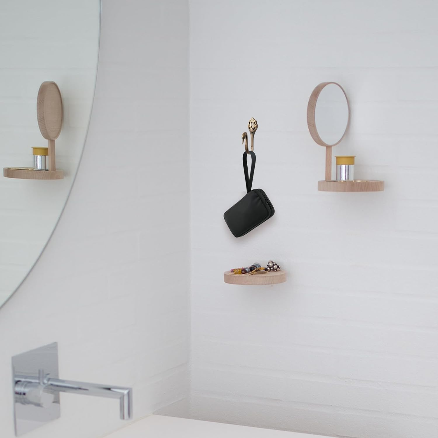 Beautyflier Carry on Bag for Microneedling Pen, Black Travel Makeup Bag for Mcroneedling Machine, Tote Bag for Women Compatible with Dermapen Microneedling Pen, Dr Pen Microneedling Pen, Bag Only, image number 4