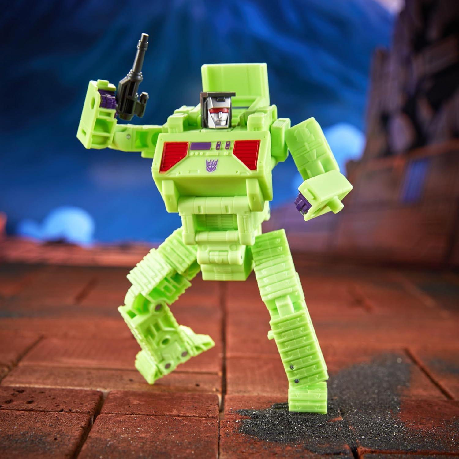 Transformers Toys Studio Series Deluxe Class Transformers: the Movie Bonecrusher, 4.5-Inch Converting Action Figure, Robot Toys, 8+ image number 1