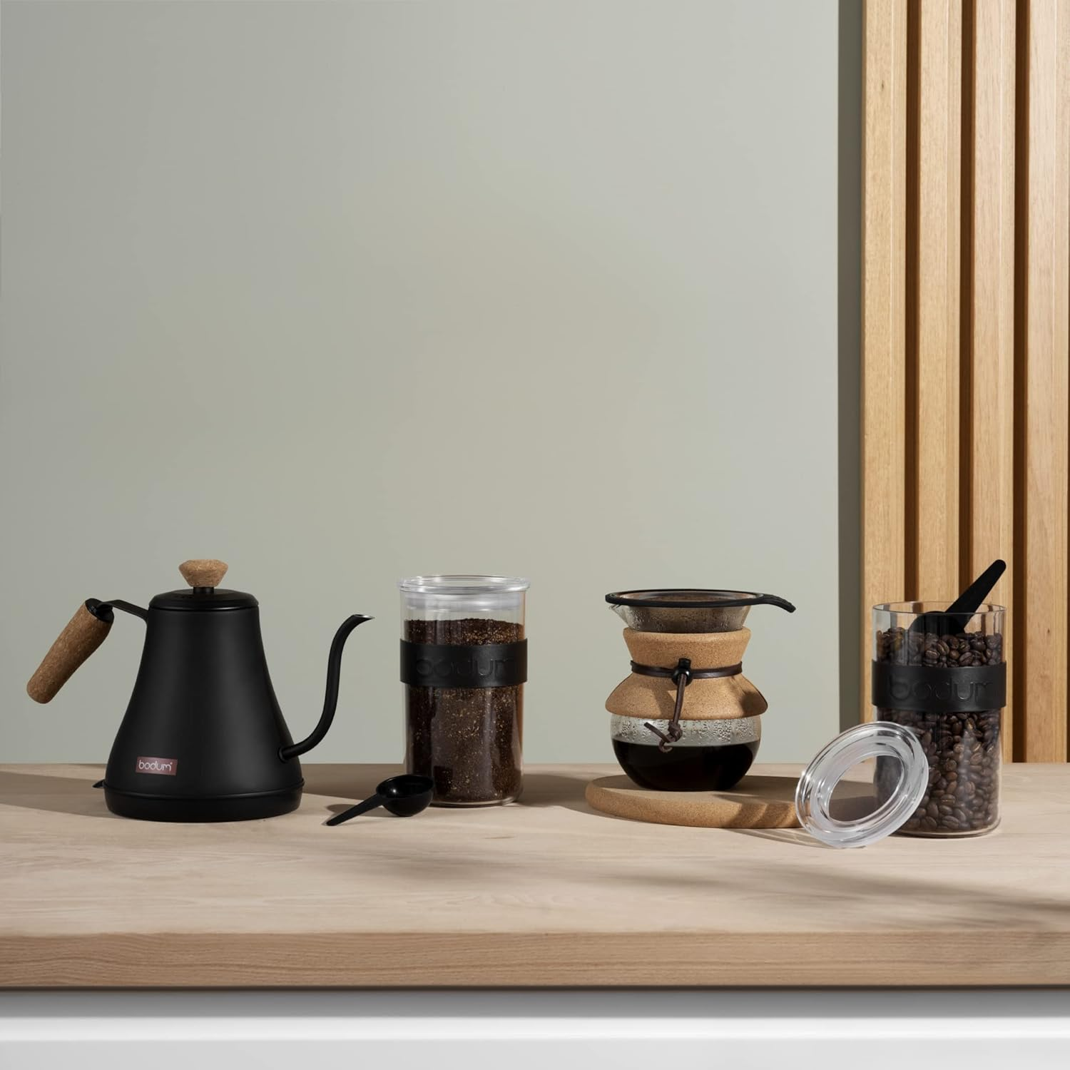 Bodum Melior 11883-259EURO Electric Kettle with Long Spout, 0.8 L, 1800 W, Matt Black image number 4