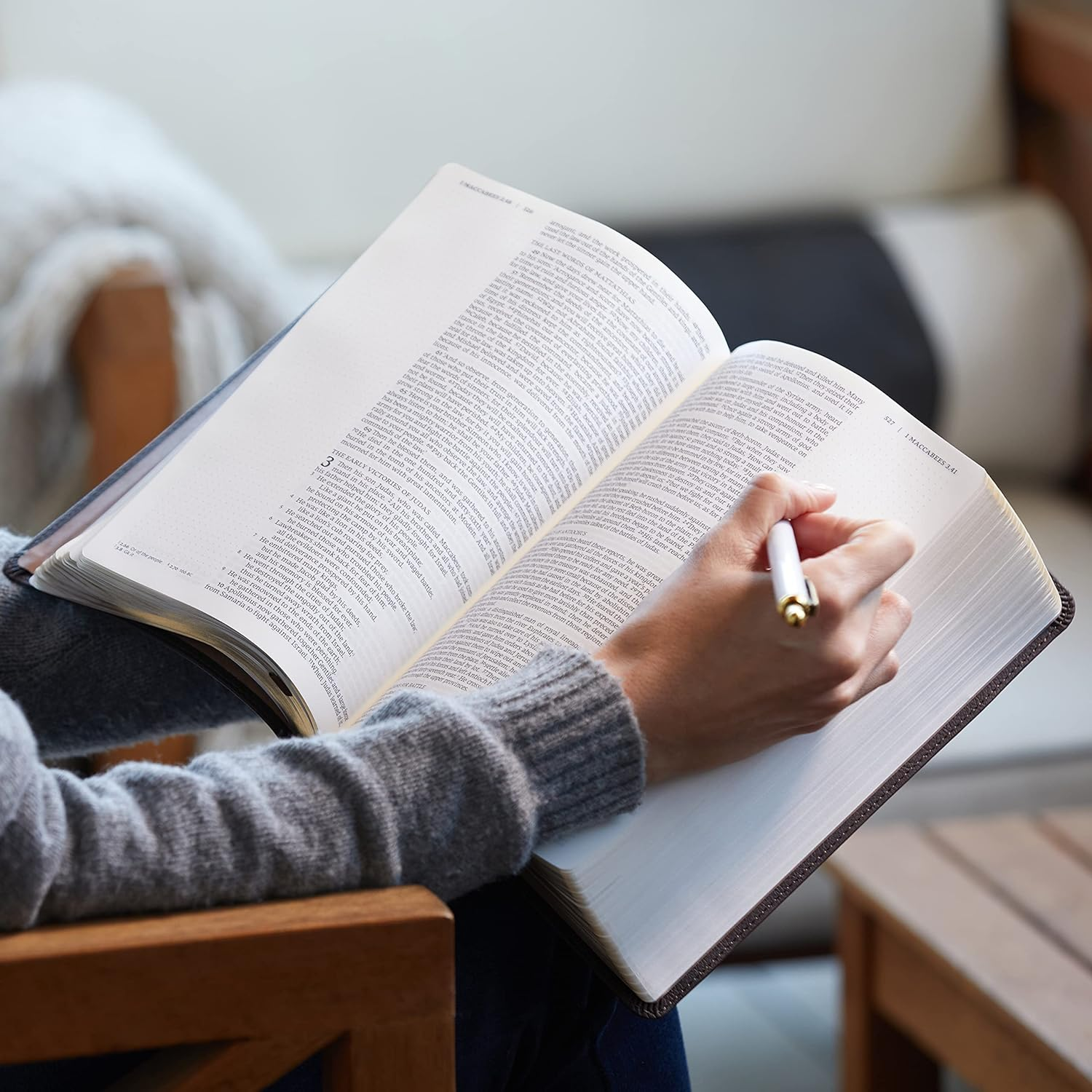 NRSV Catholic Bible Journal Edition [Blue]: Holy Bible image number 5