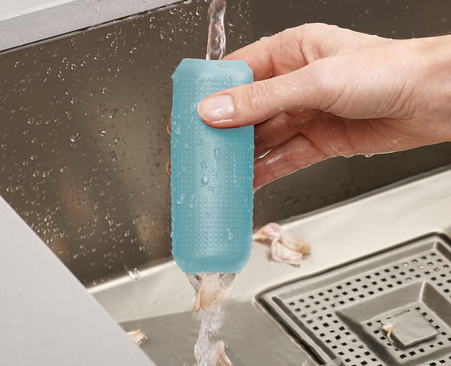 Joseph Joseph Duo Silicone Garlic Peeler, Skin Remover Roller, Peel without Smell, Opal image number 5